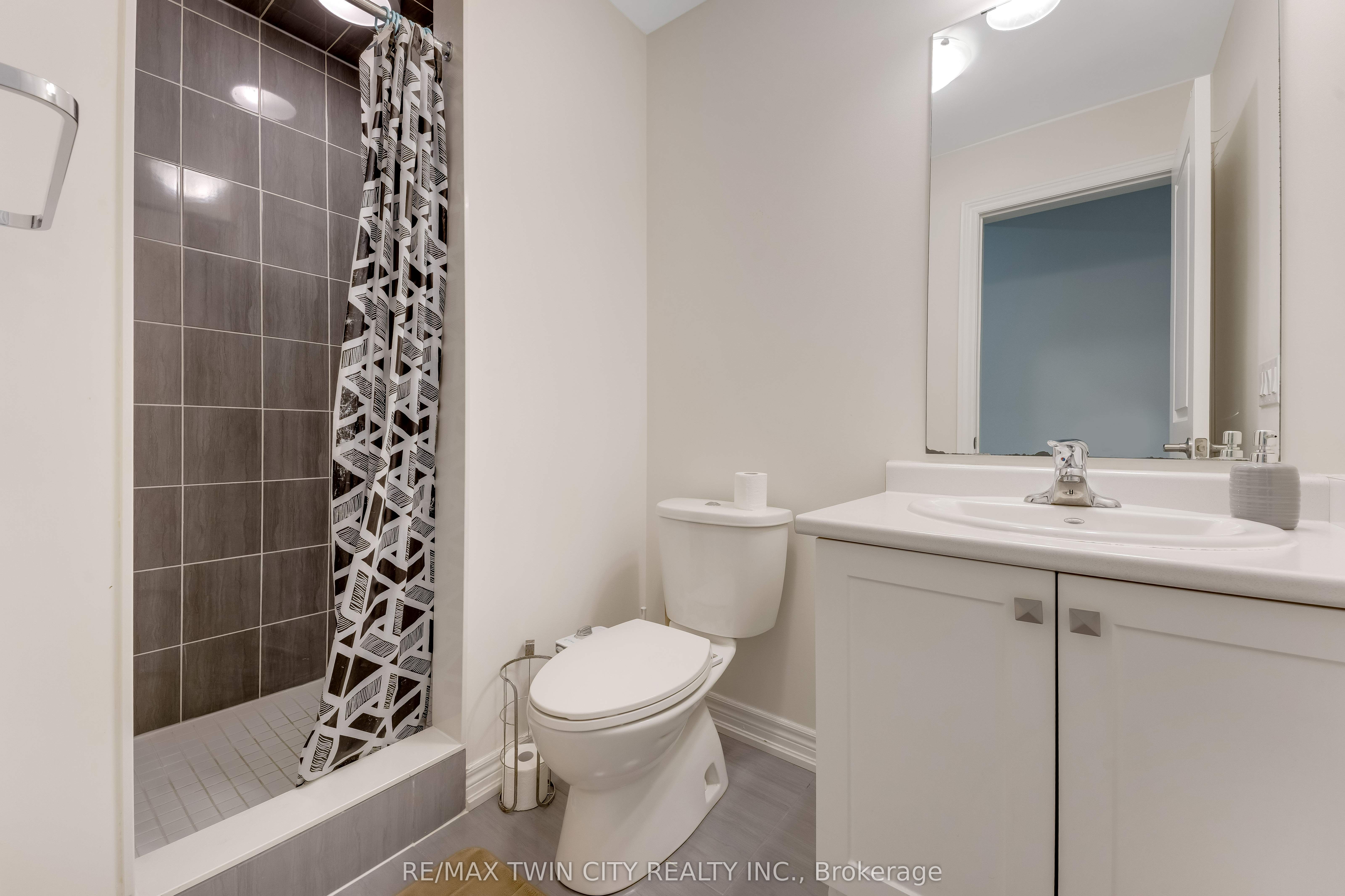 106 Haldimand Street Property Photo 34