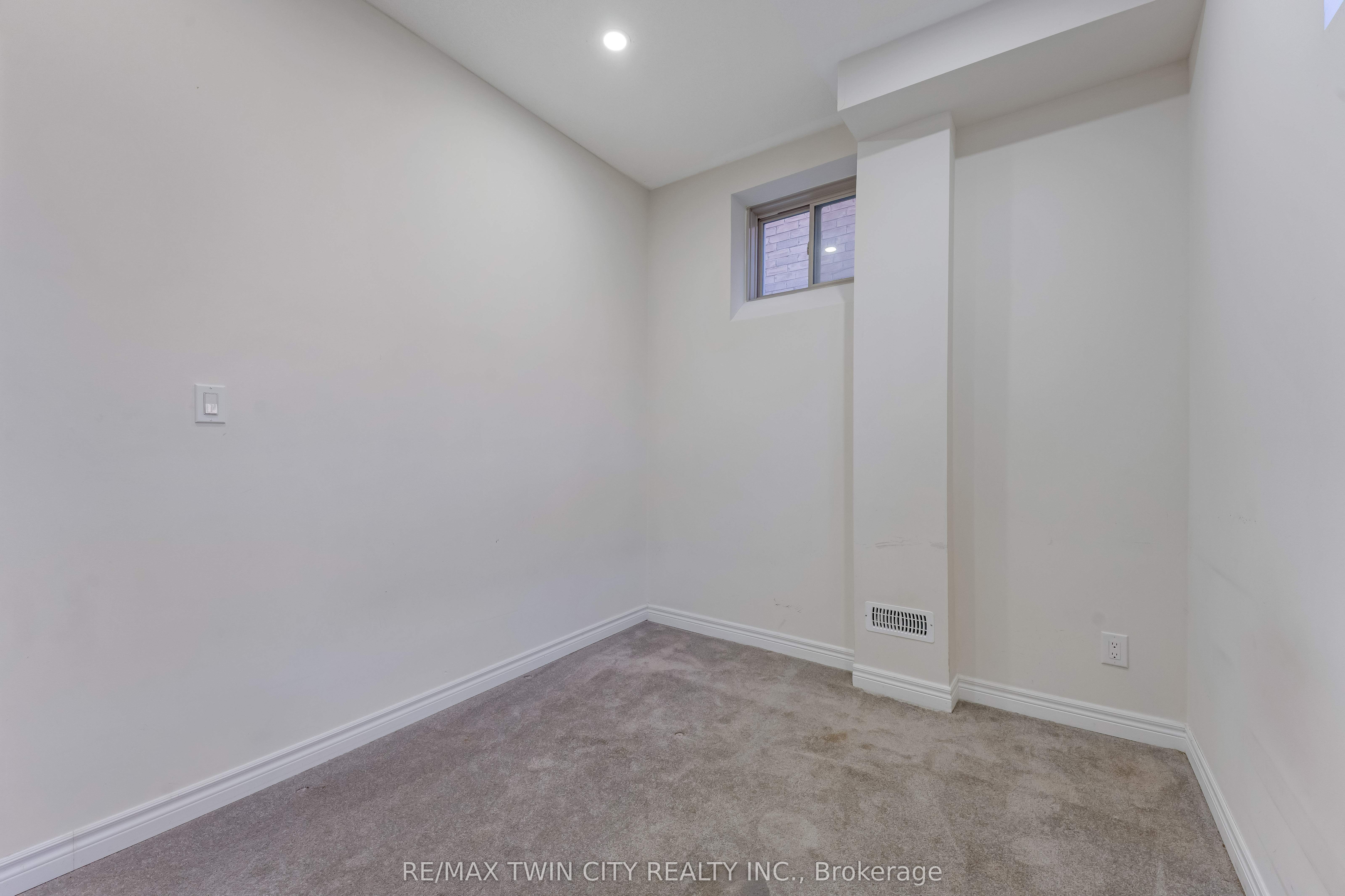 106 Haldimand Street Property Photo 35