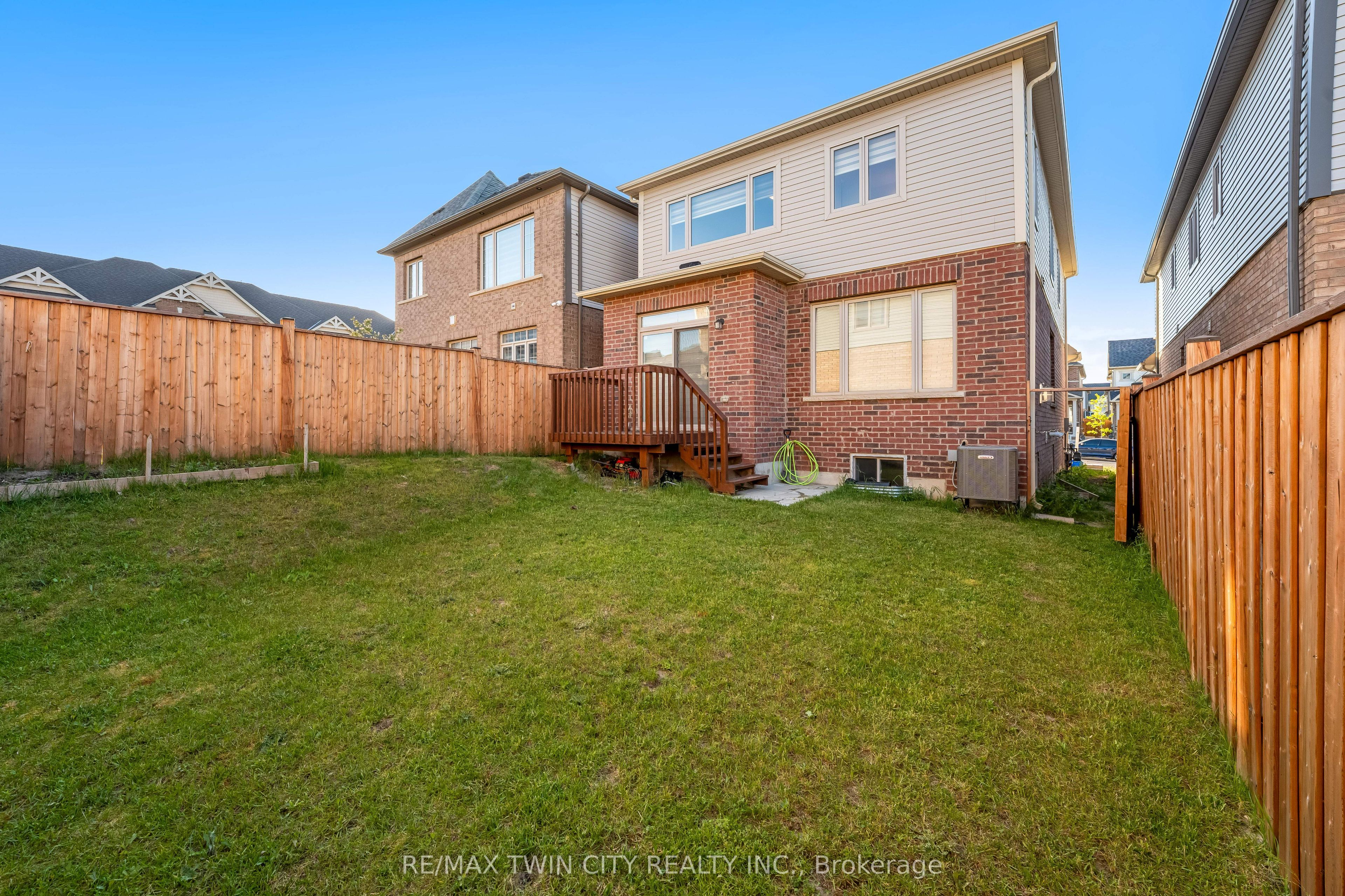 106 Haldimand Street Property Photo 39