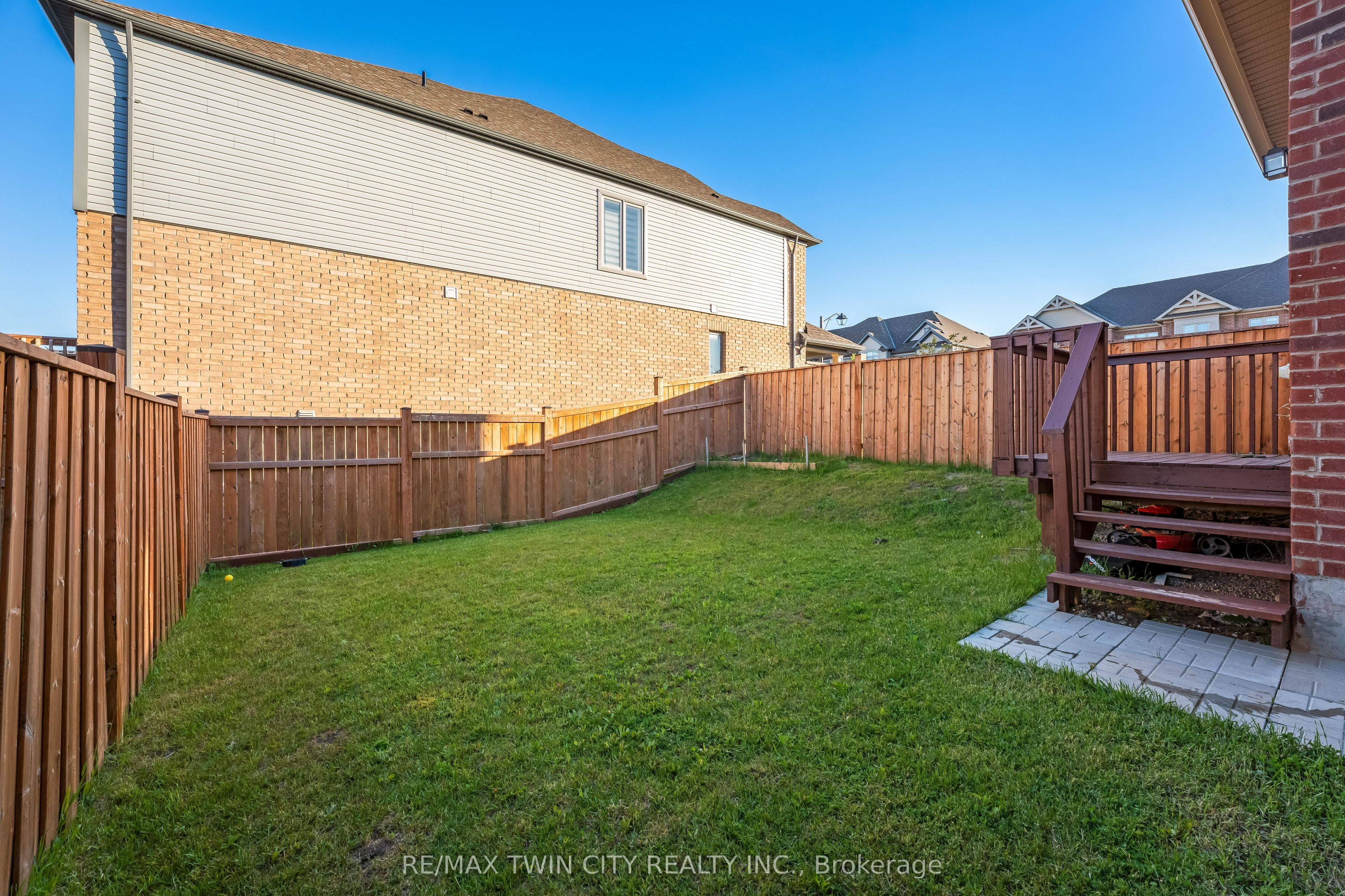 106 Haldimand Street Property Photo 41