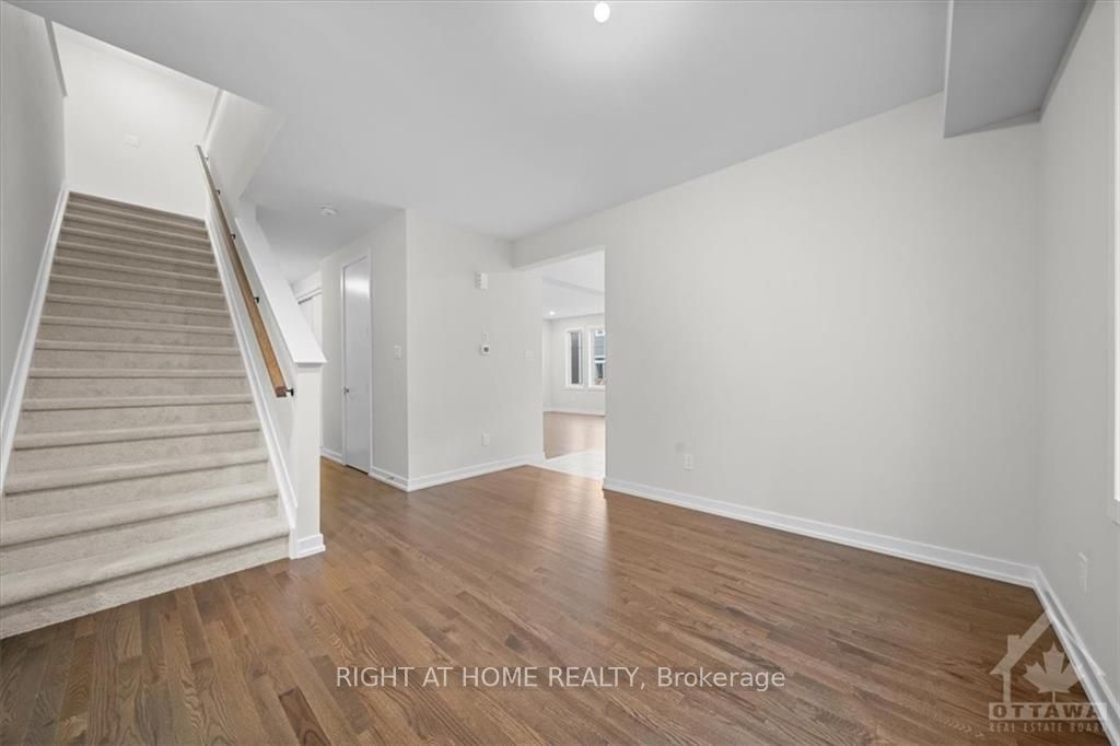 74 Hackamore Crescent Property Photo 4