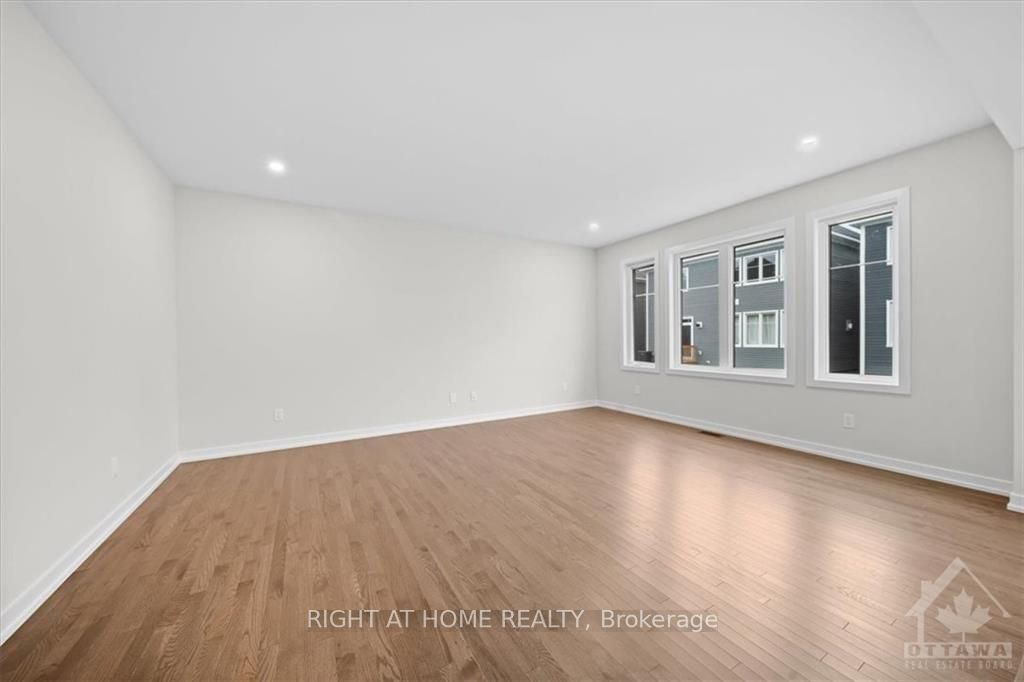 74 Hackamore Crescent Property Photo 9