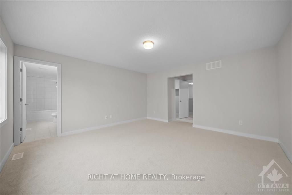 74 Hackamore Crescent Property Photo 17