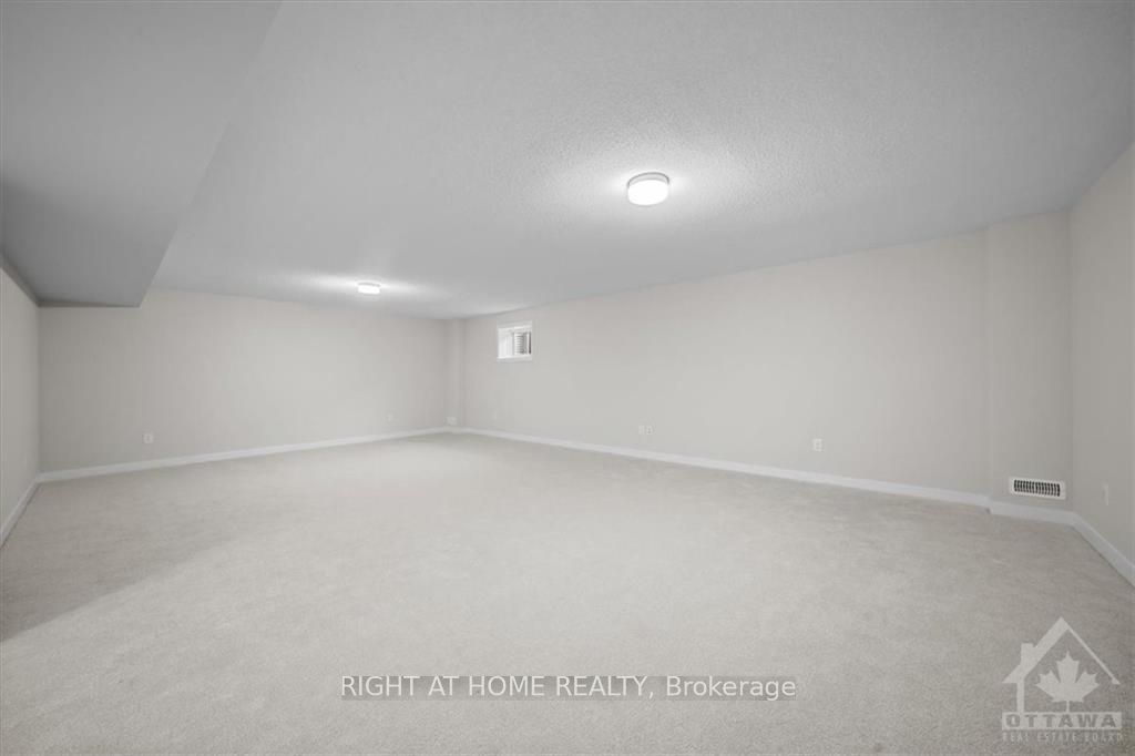 74 Hackamore Crescent Property Photo 24
