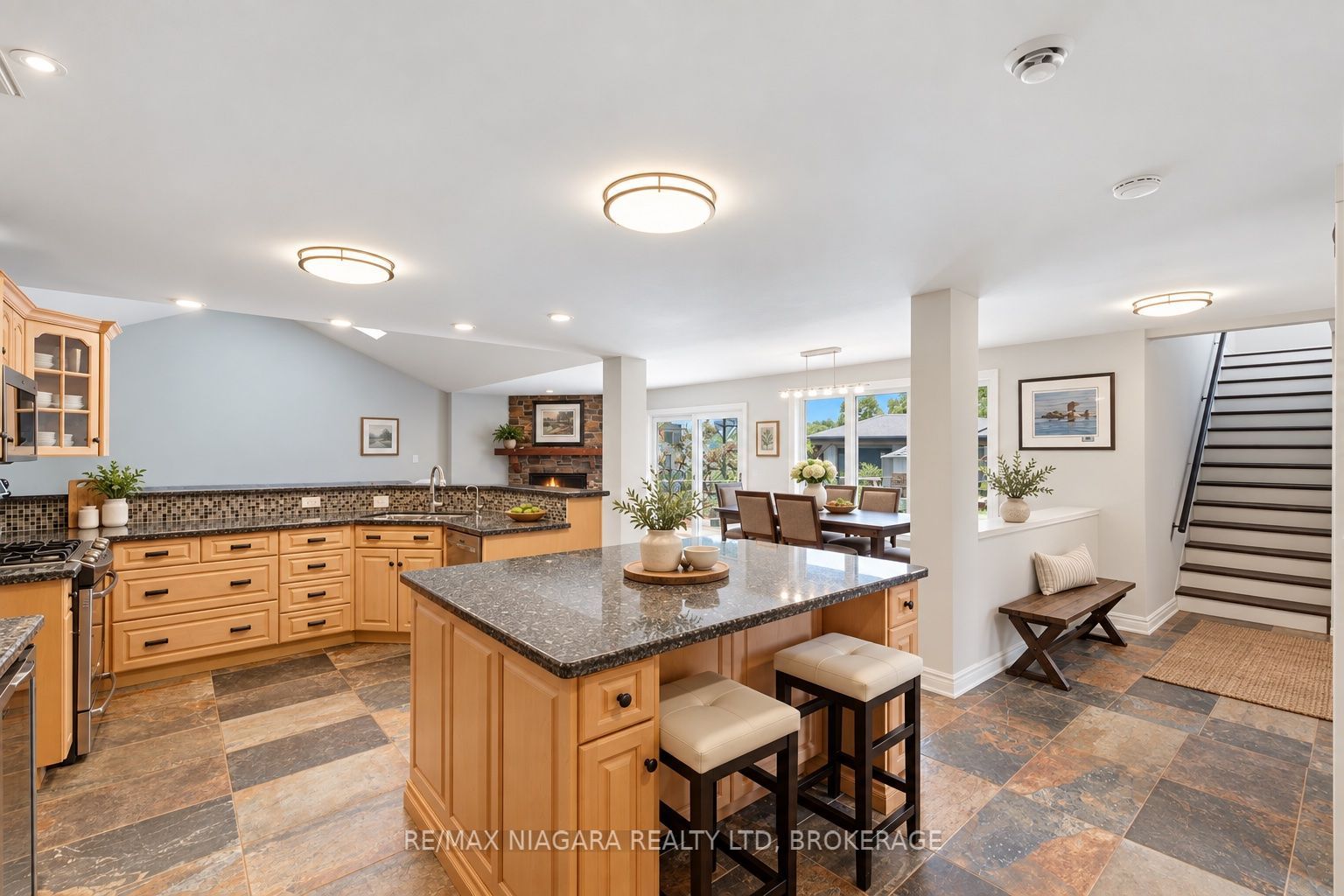 551 Darby Road Property Photo 16