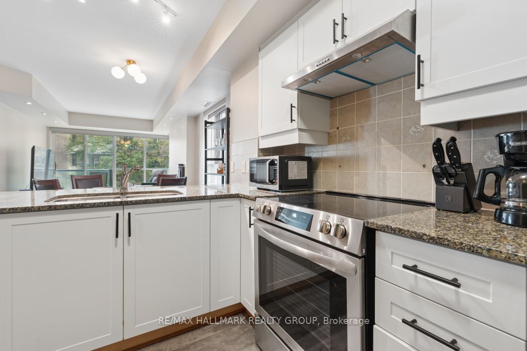 445 W Laurier Avenue W 302 Property Photo 9