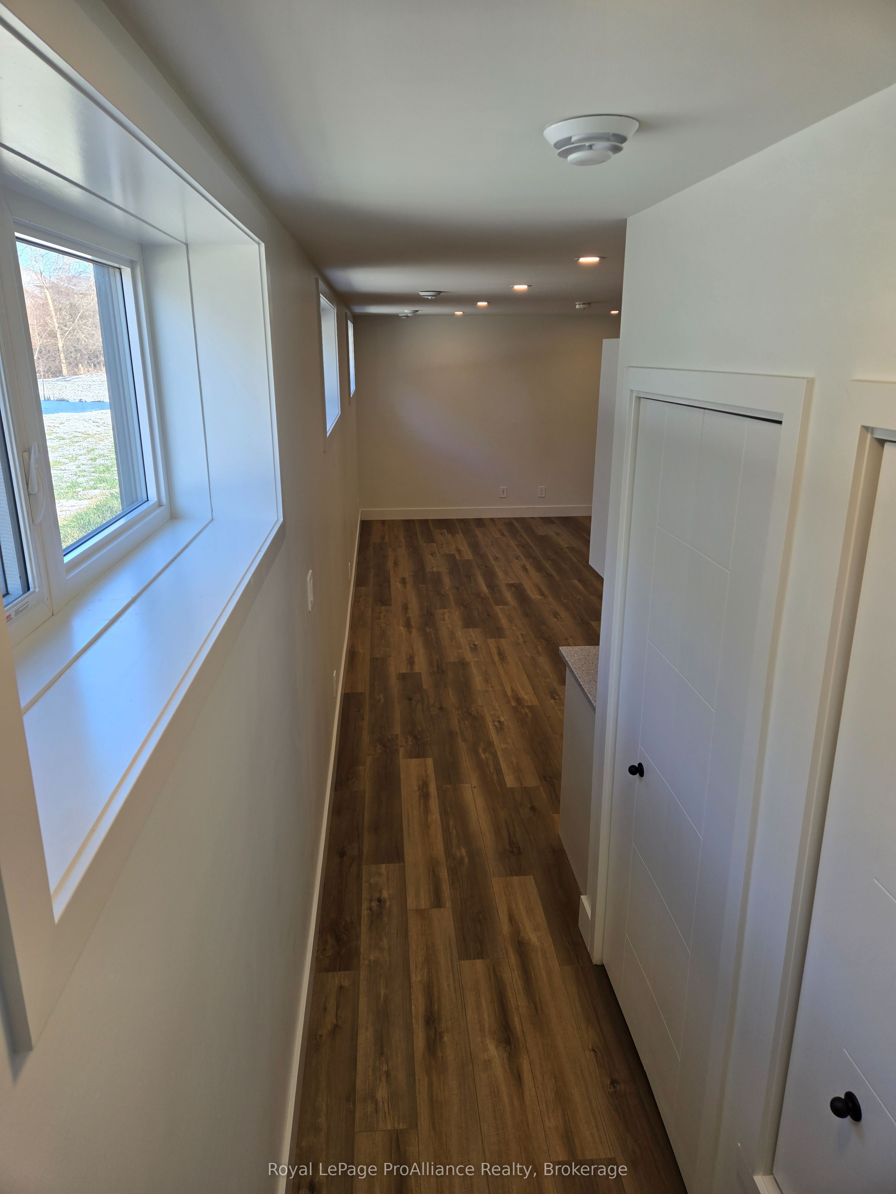 8 Aldersgate Drive B Property Photo 4