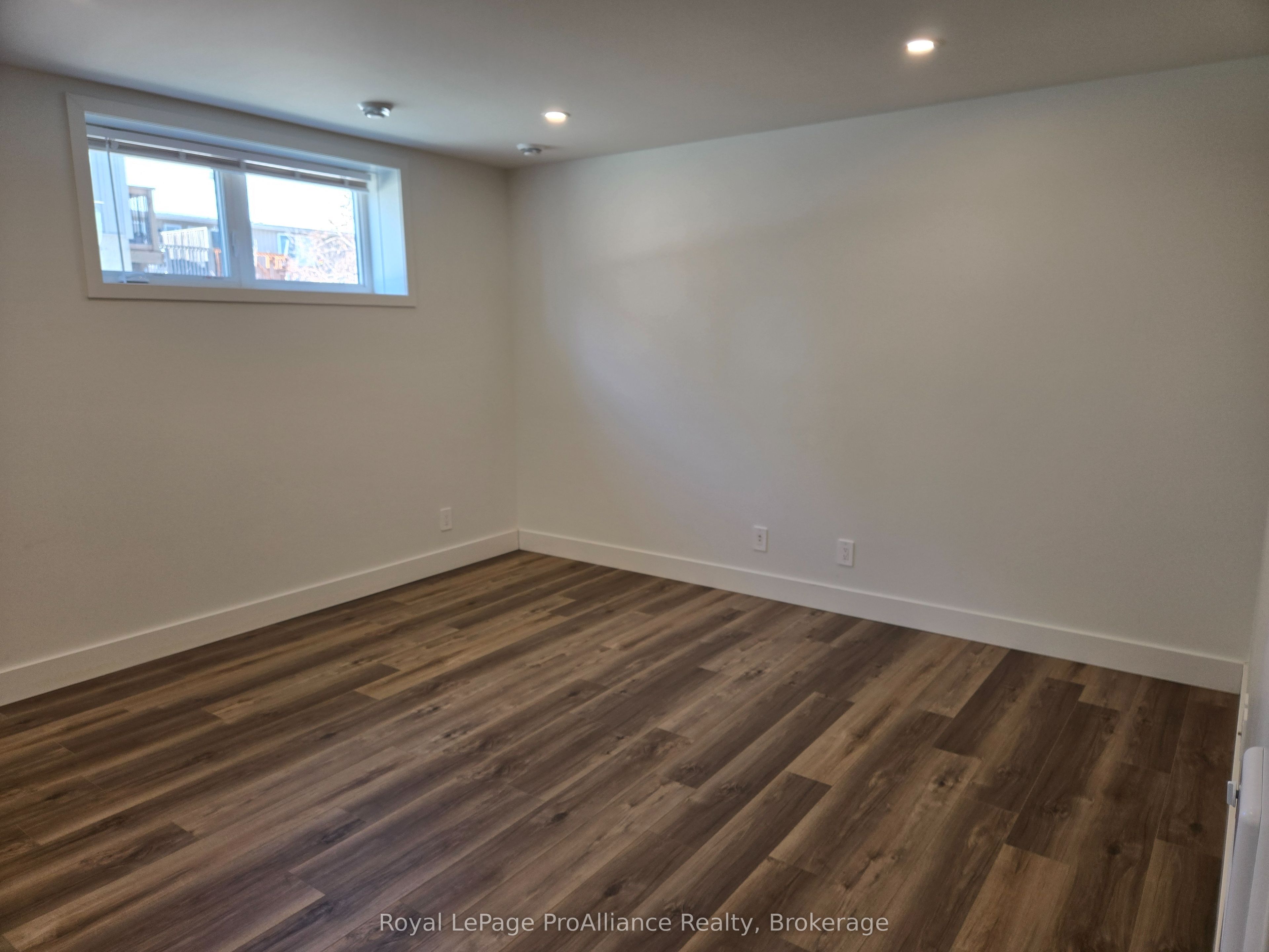 8 Aldersgate Drive B Property Photo 10