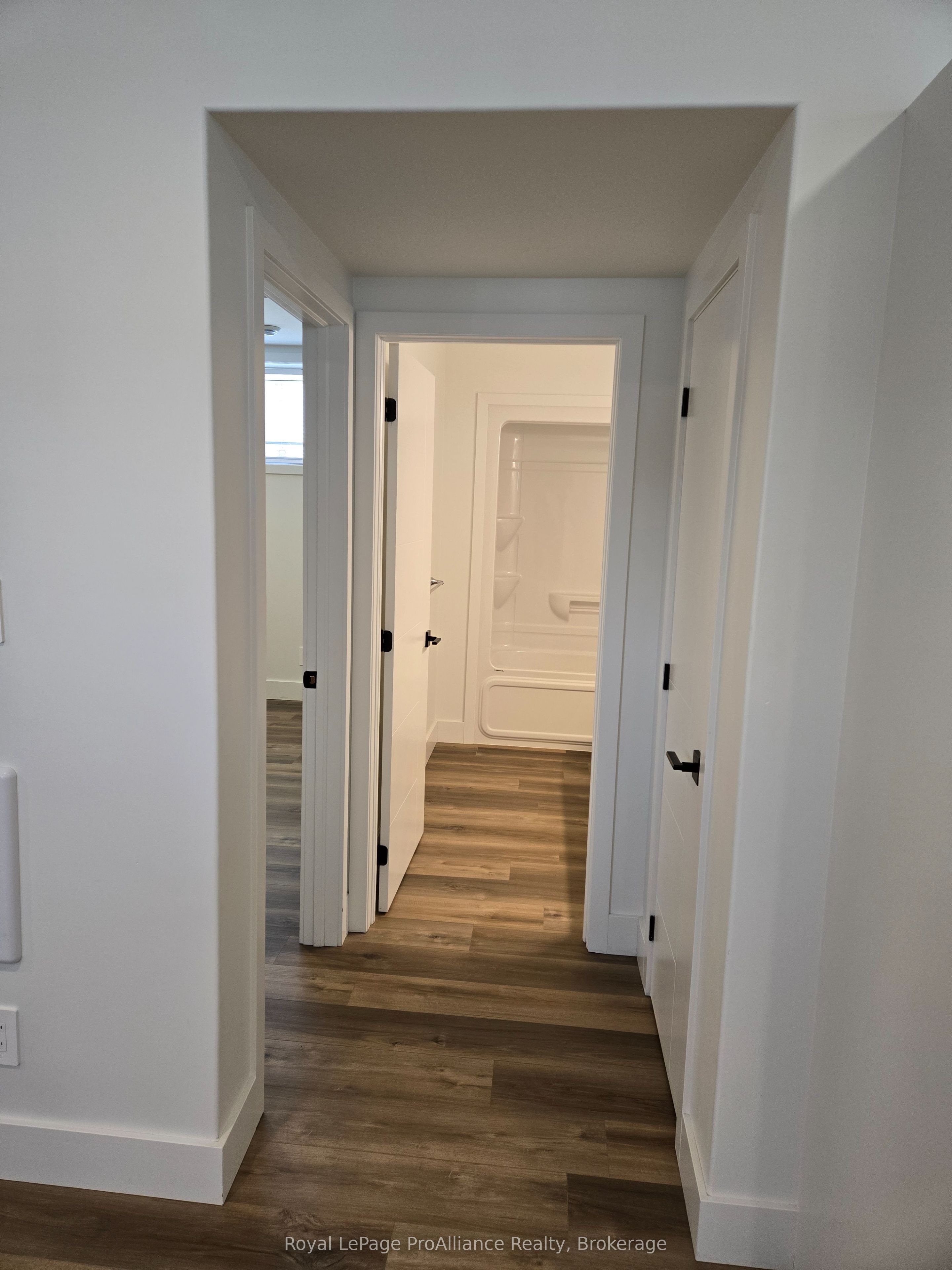 8 Aldersgate Drive B Property Photo 13