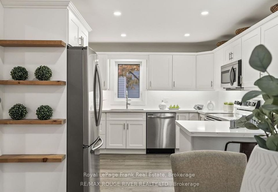 55 Ellen Street Property Photo 6