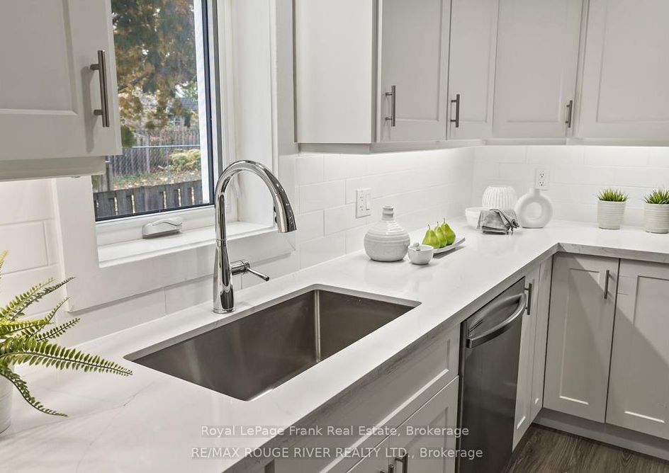 55 Ellen Street Property Photo 7