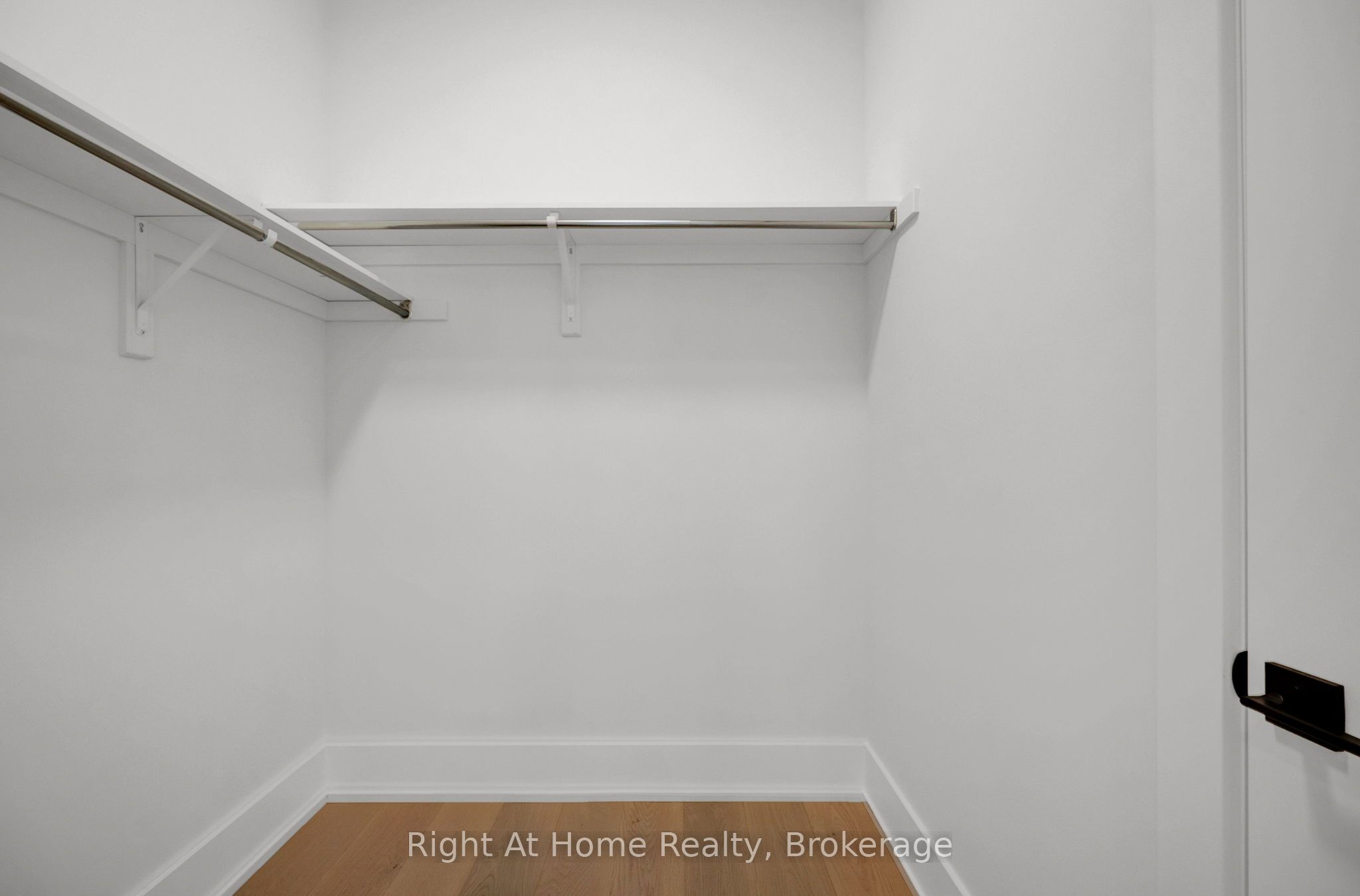 213 Suzanne Mess Boulevard Property Photo 5