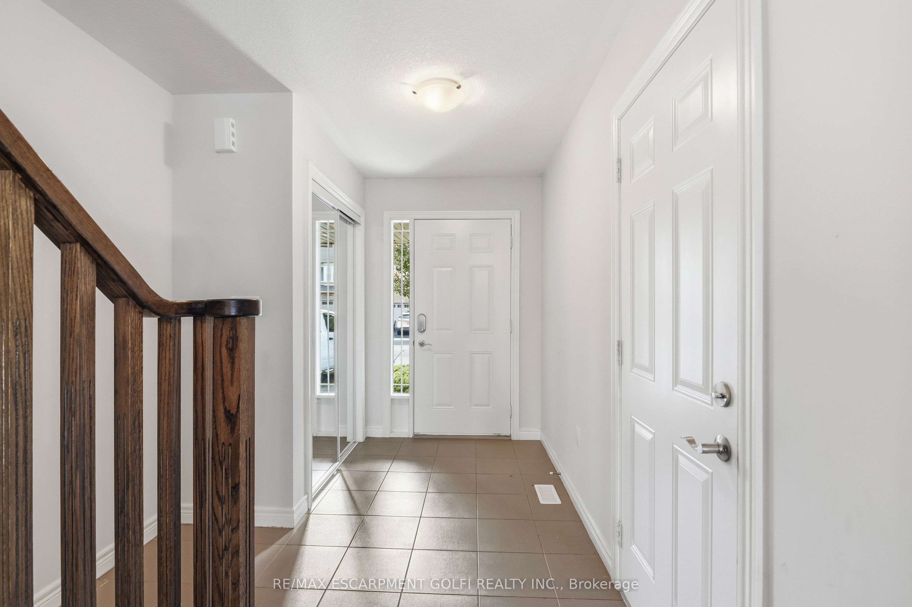 82 Charleswood Crescent Property Photo 4