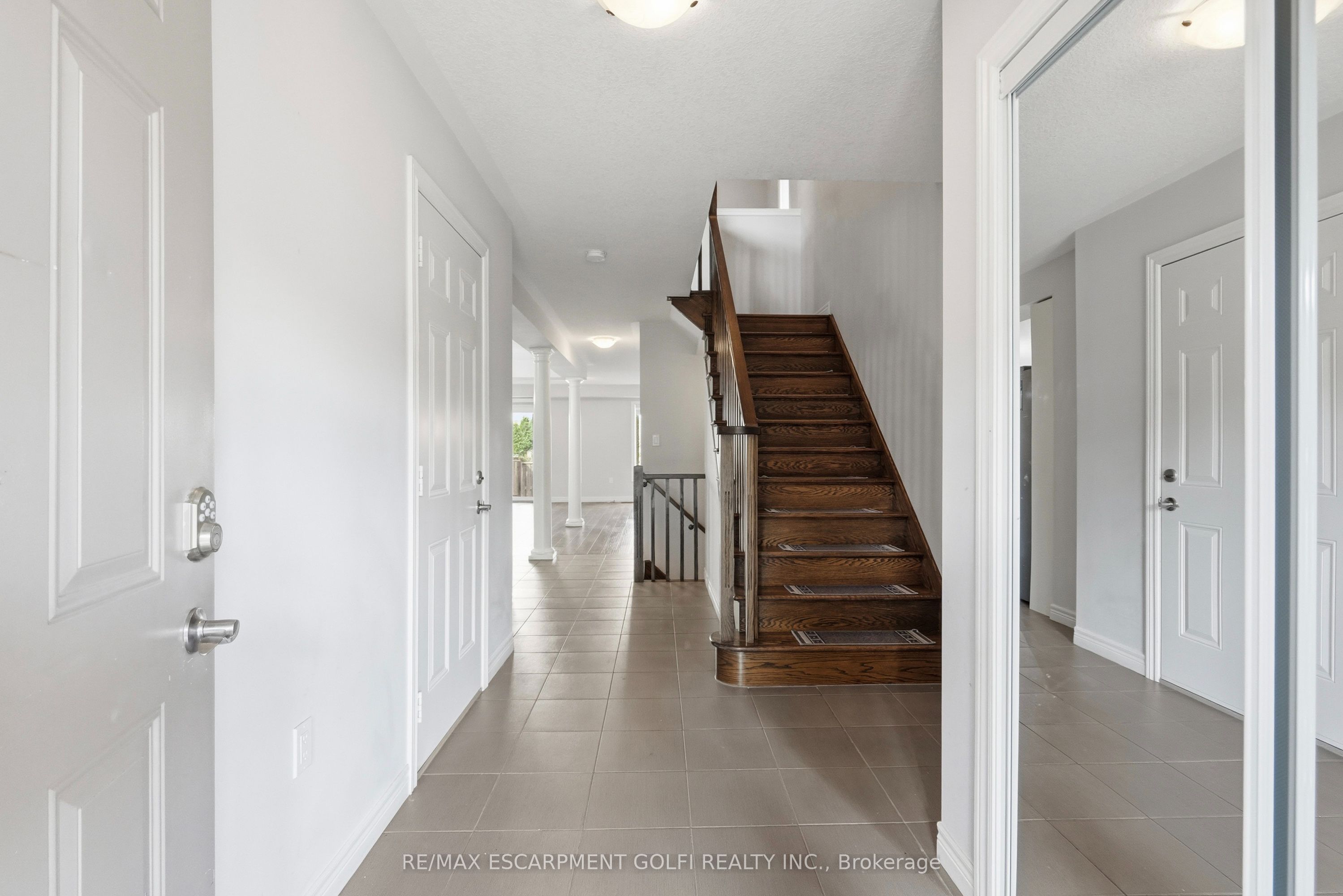 82 Charleswood Crescent Property Photo 5