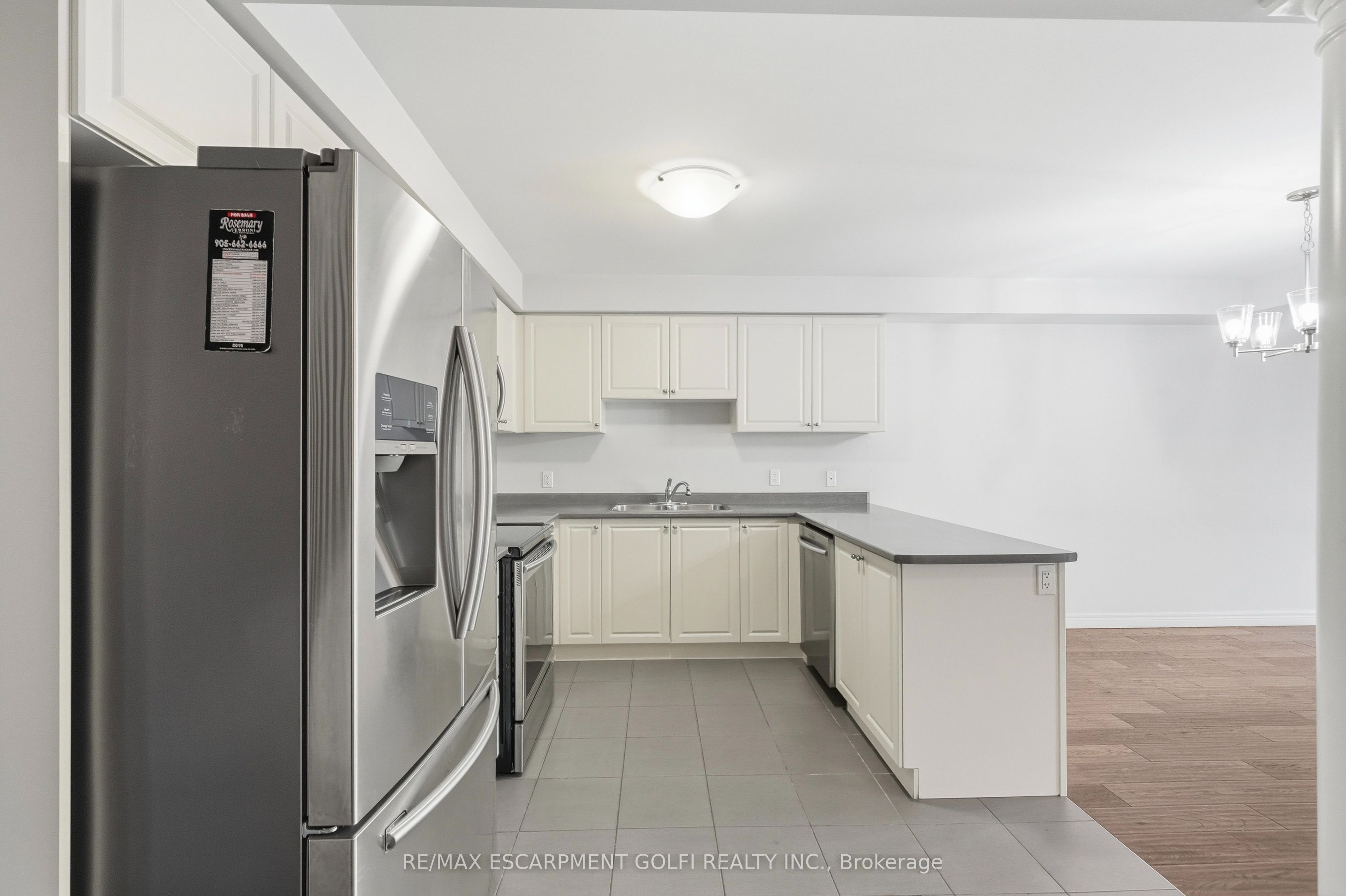 82 Charleswood Crescent Property Photo 8