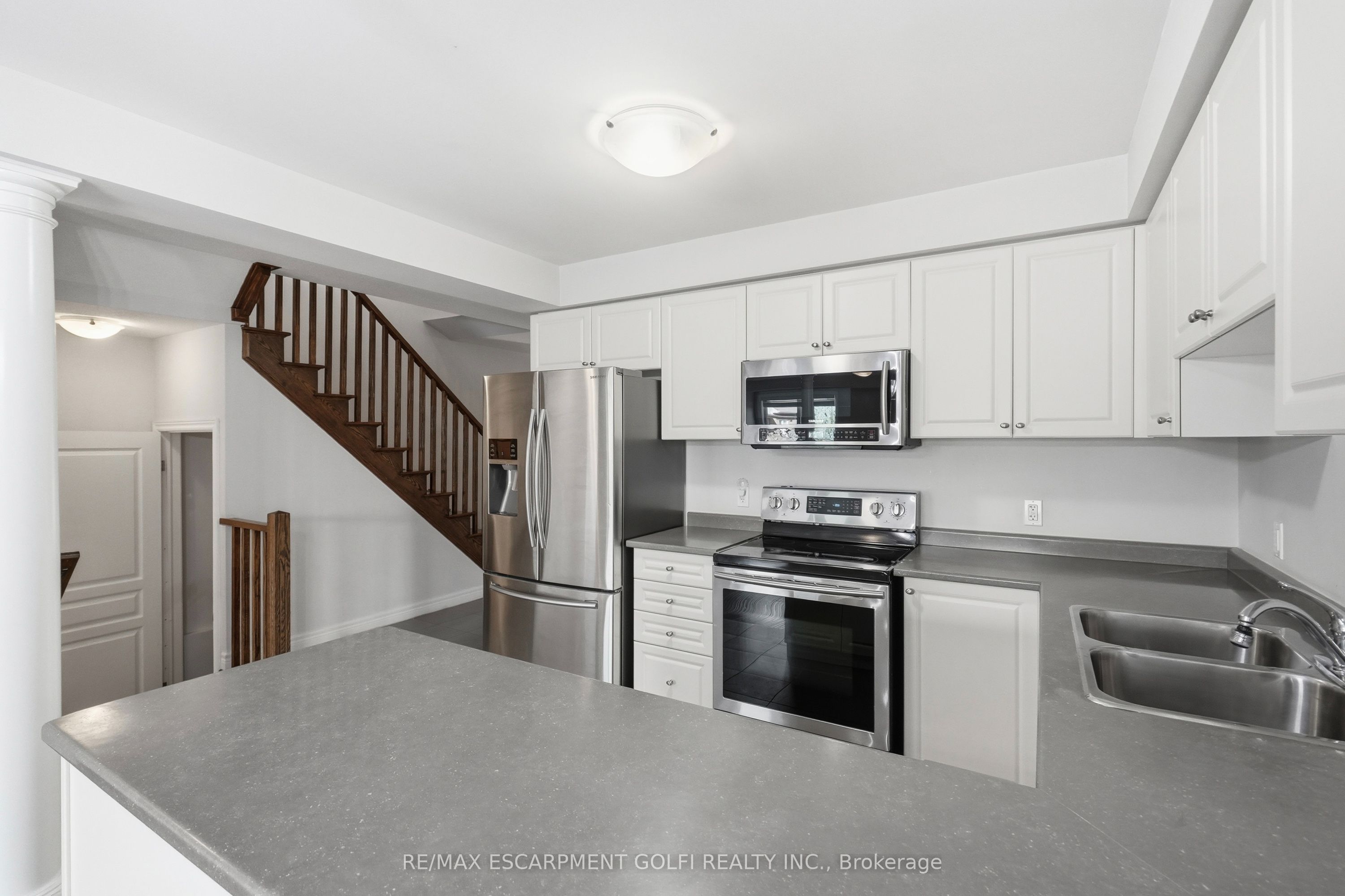 82 Charleswood Crescent Property Photo 10