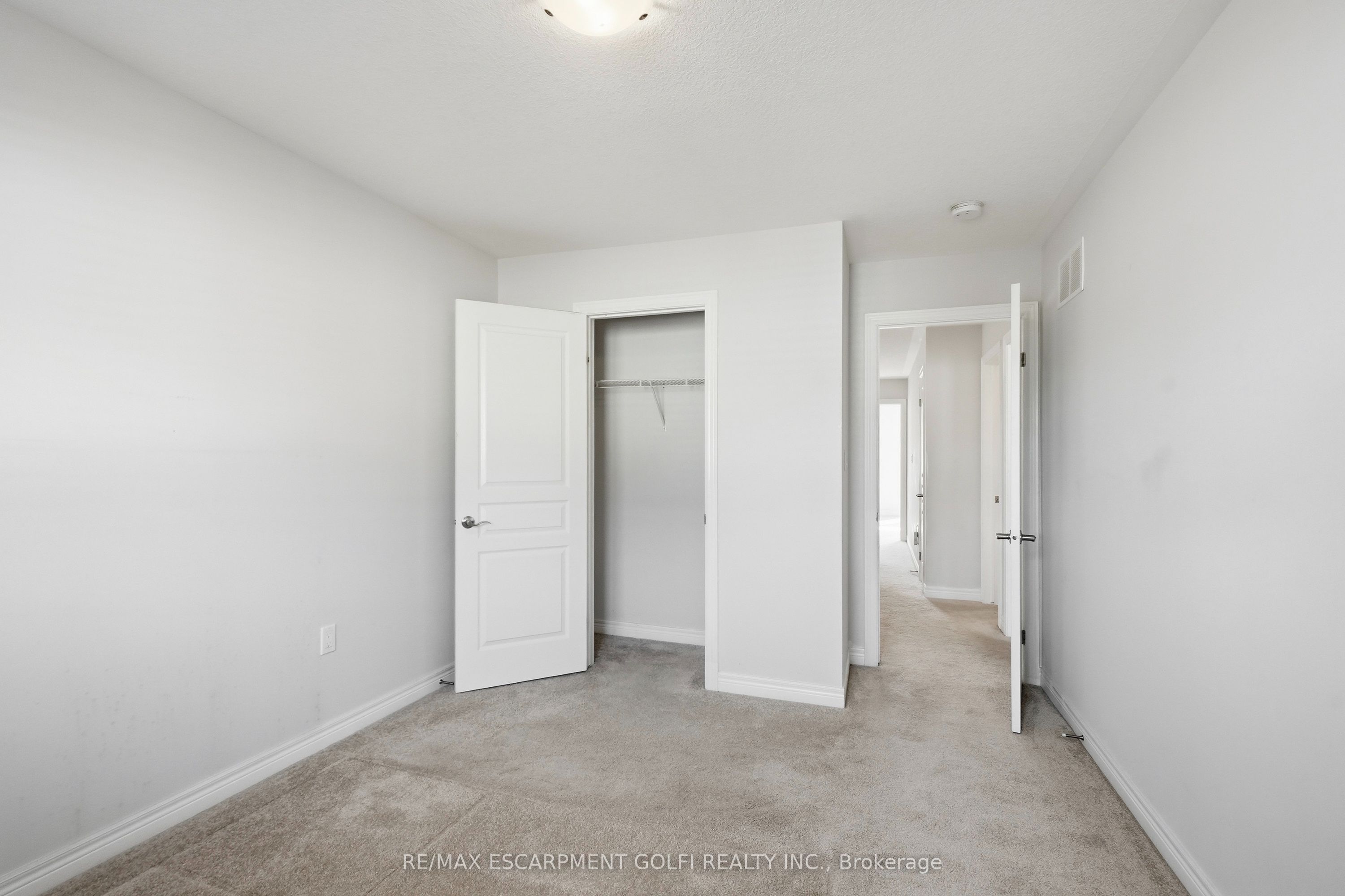 82 Charleswood Crescent Property Photo 24