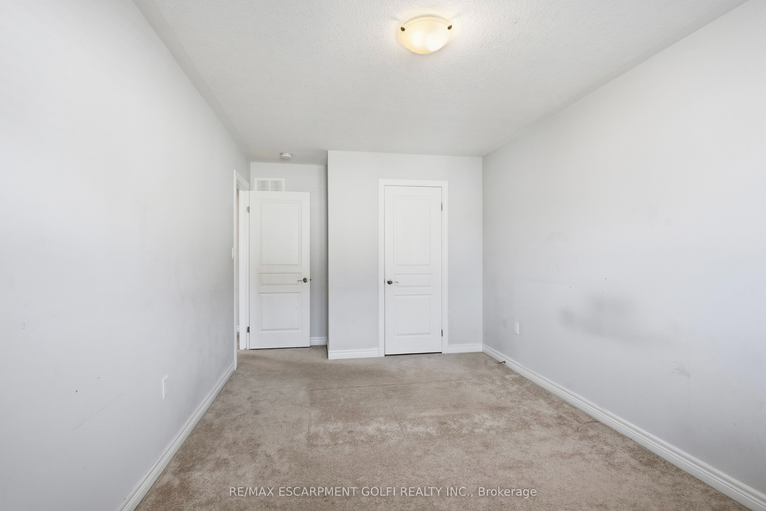 82 Charleswood Crescent Property Photo 26