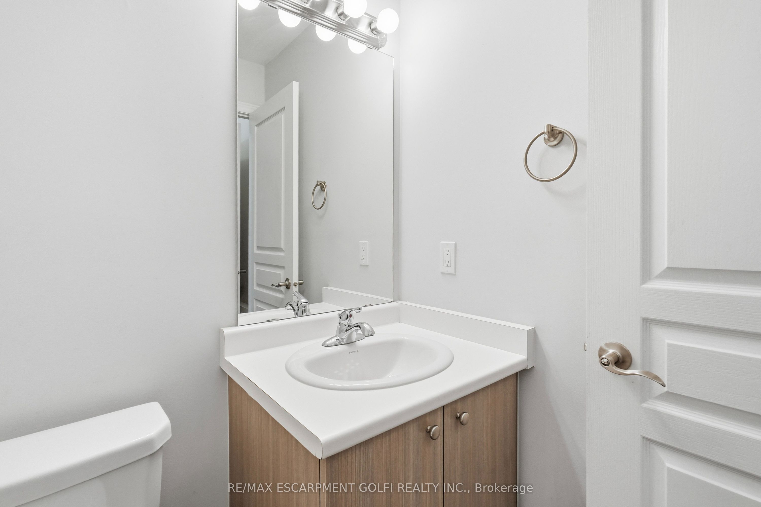 82 Charleswood Crescent Property Photo 28