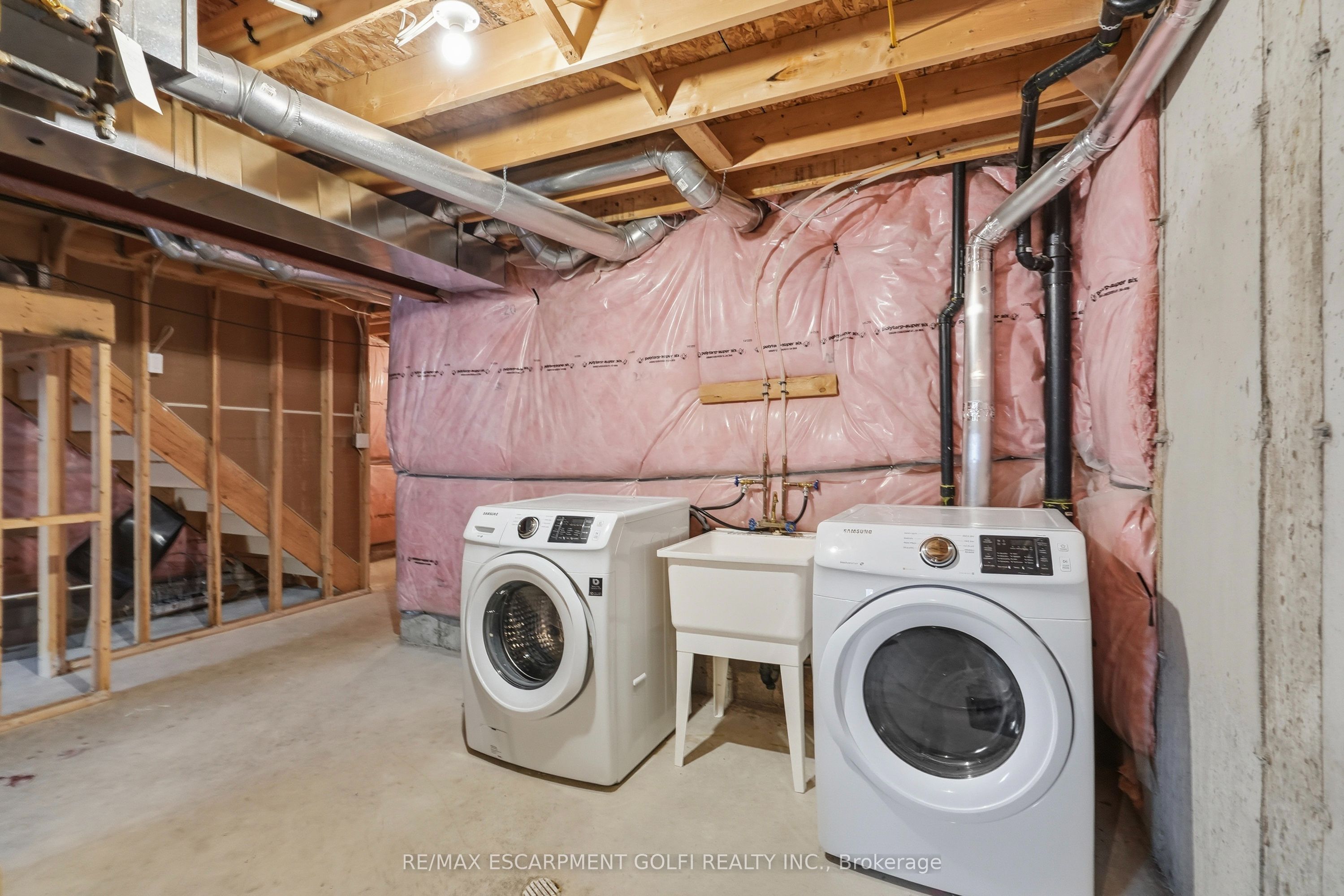 82 Charleswood Crescent Property Photo 30