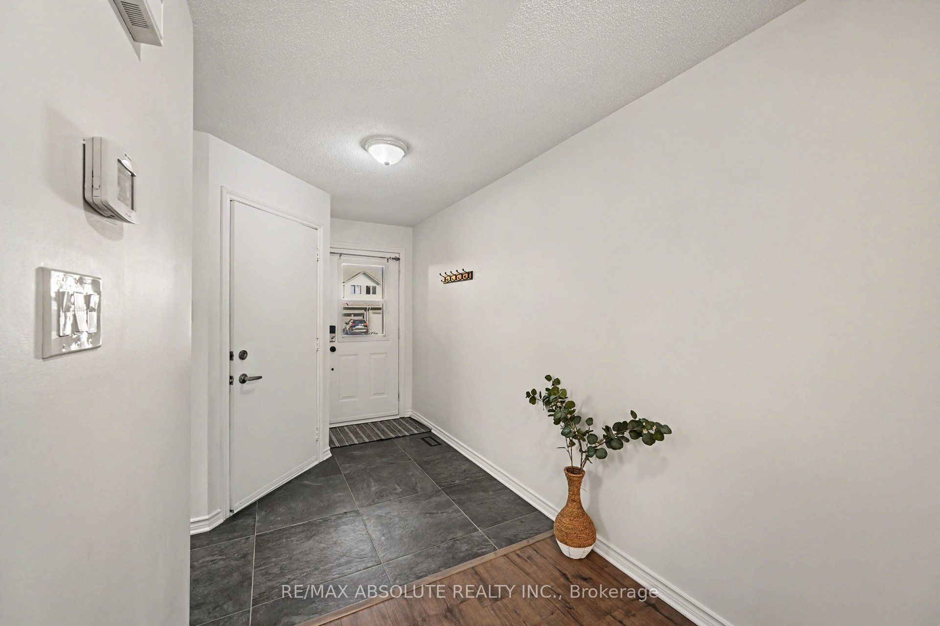 13 Spruce Crescent Property Photo 2