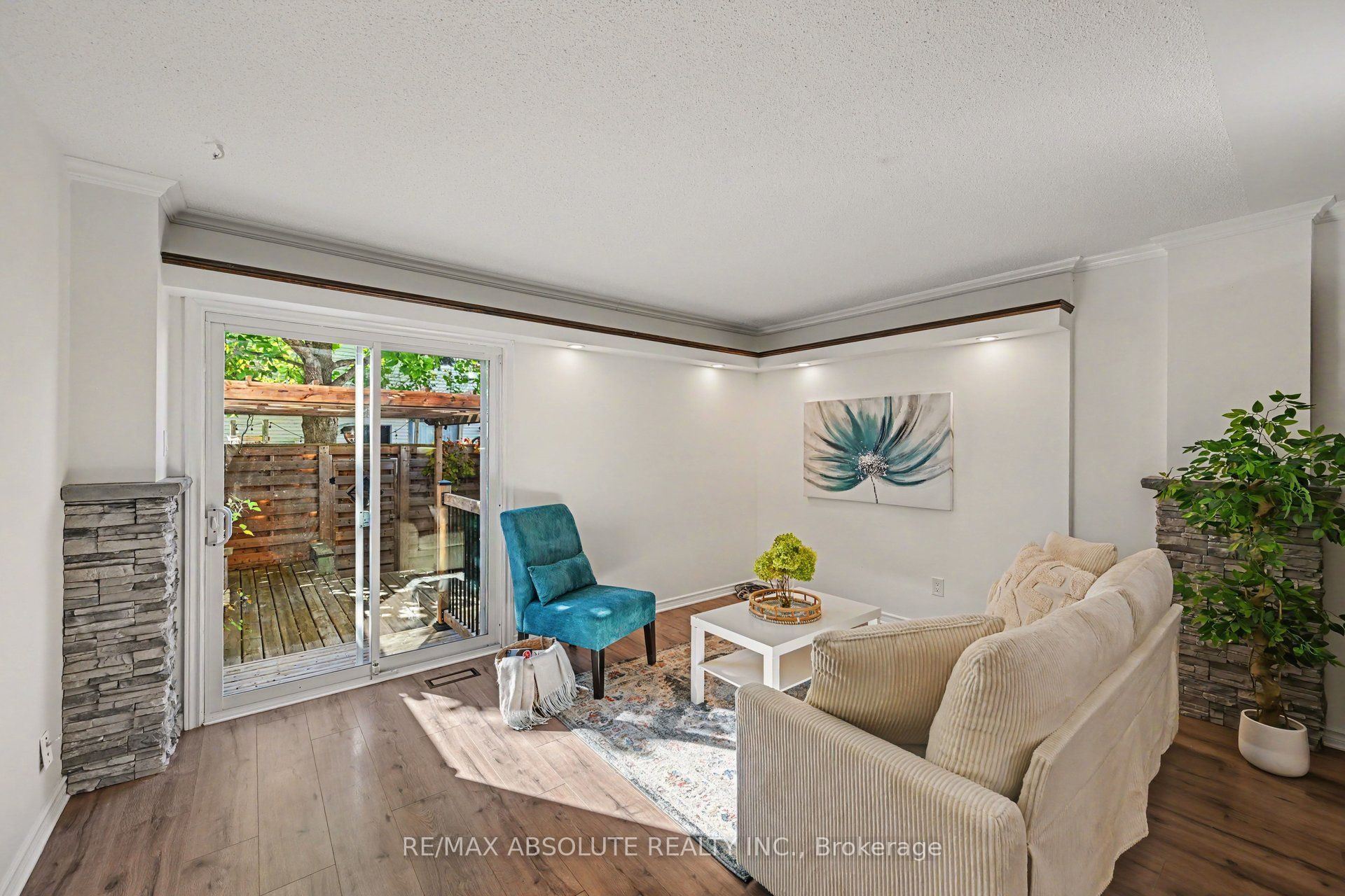 13 Spruce Crescent Property Photo 7