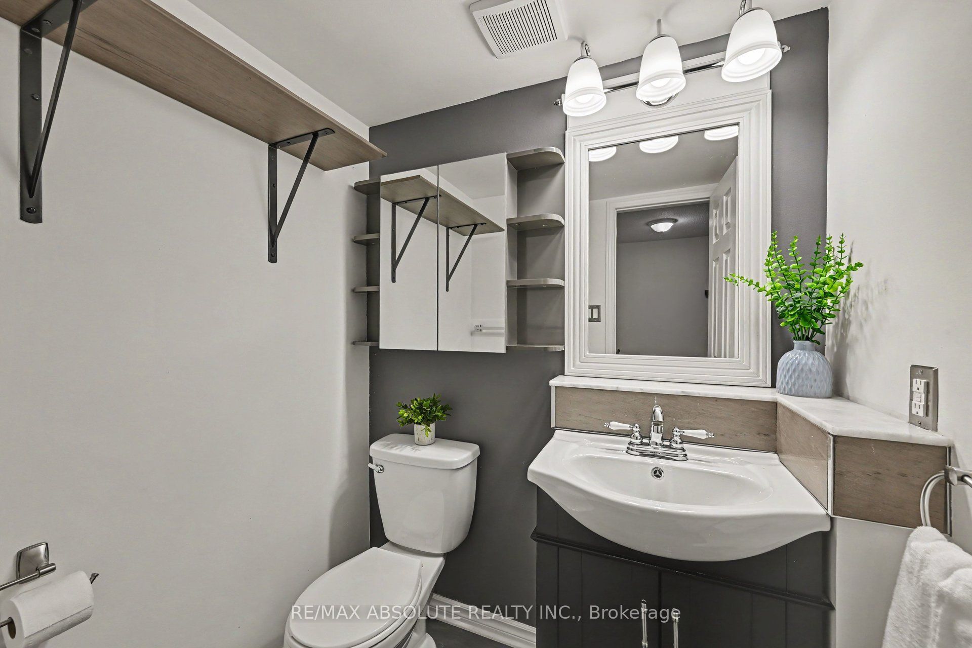 13 Spruce Crescent Property Photo 12