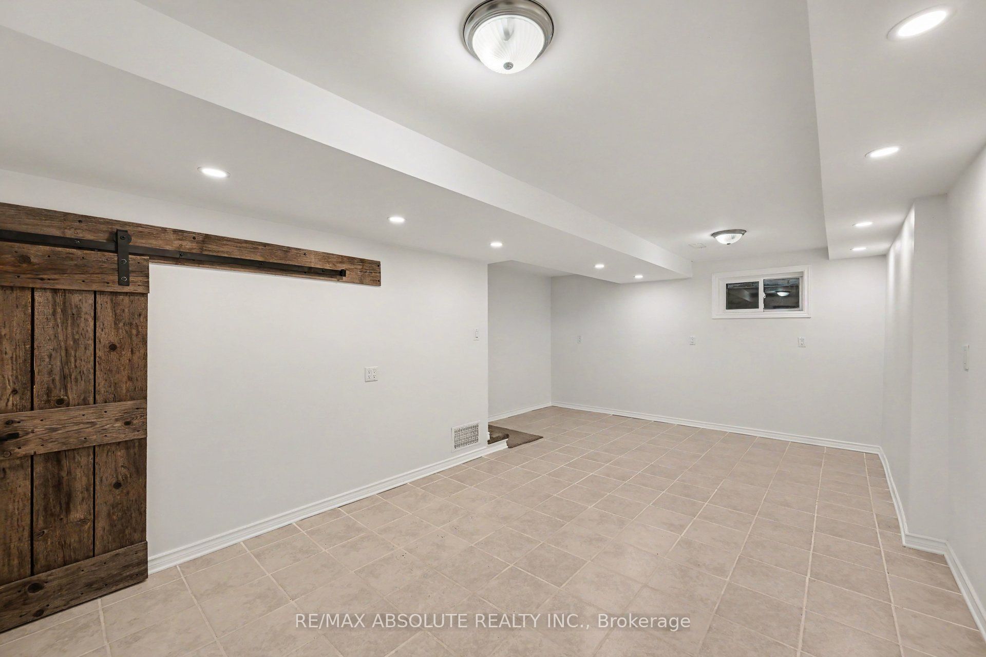 13 Spruce Crescent Property Photo 24