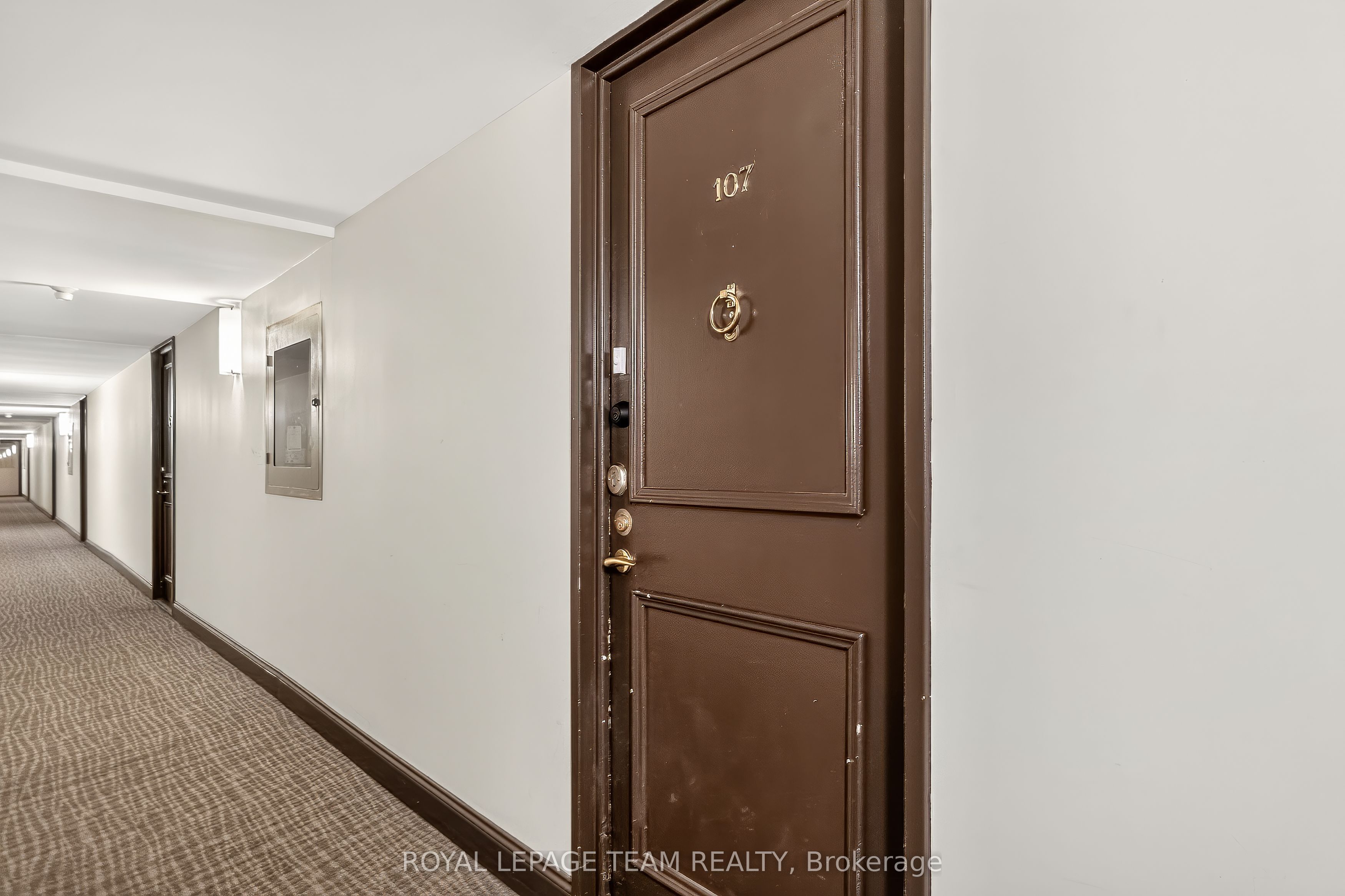 515 St. Laurent Boulevard 107 Property Photo 2