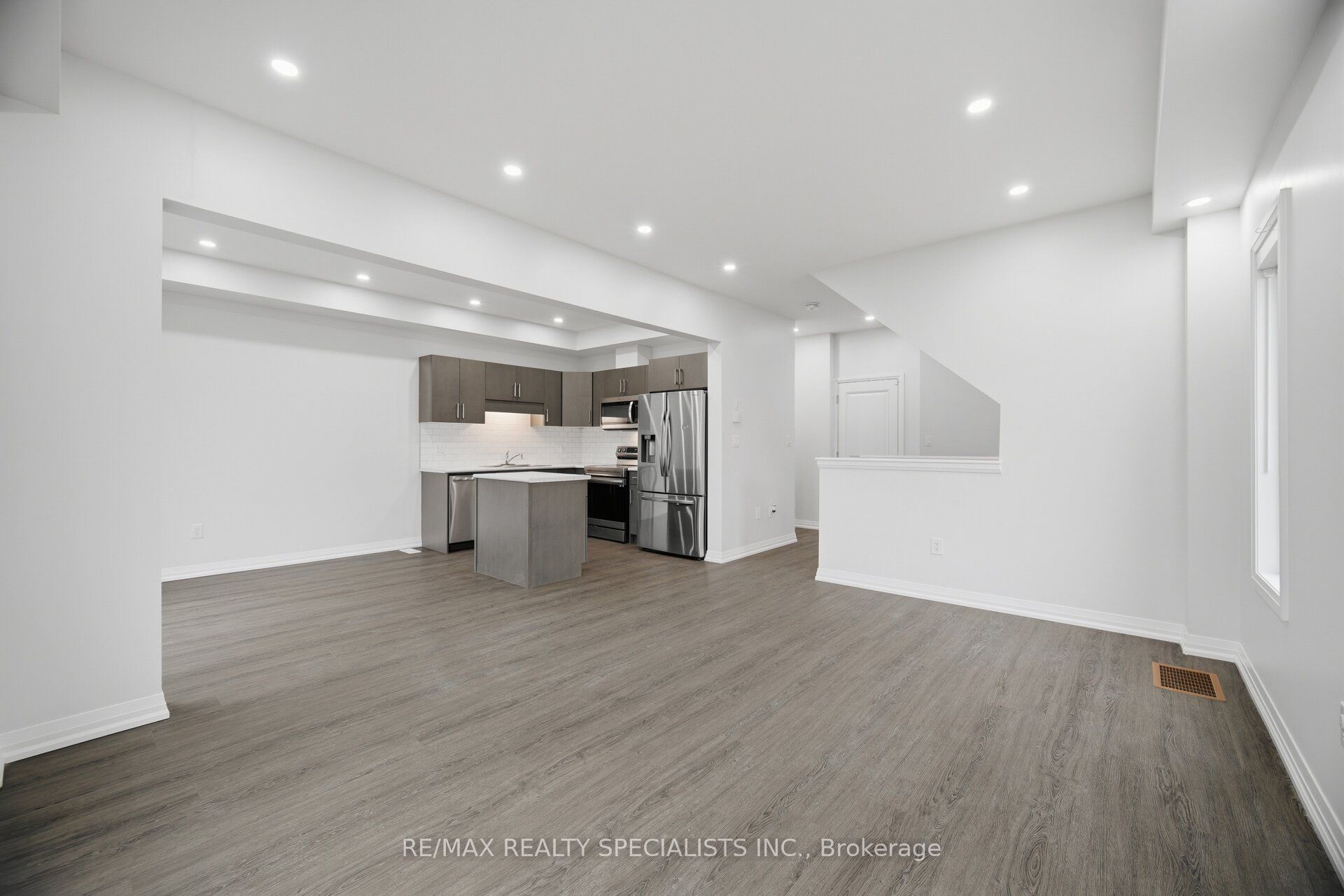 4259 Shuttleworth Drive Property Photo 10