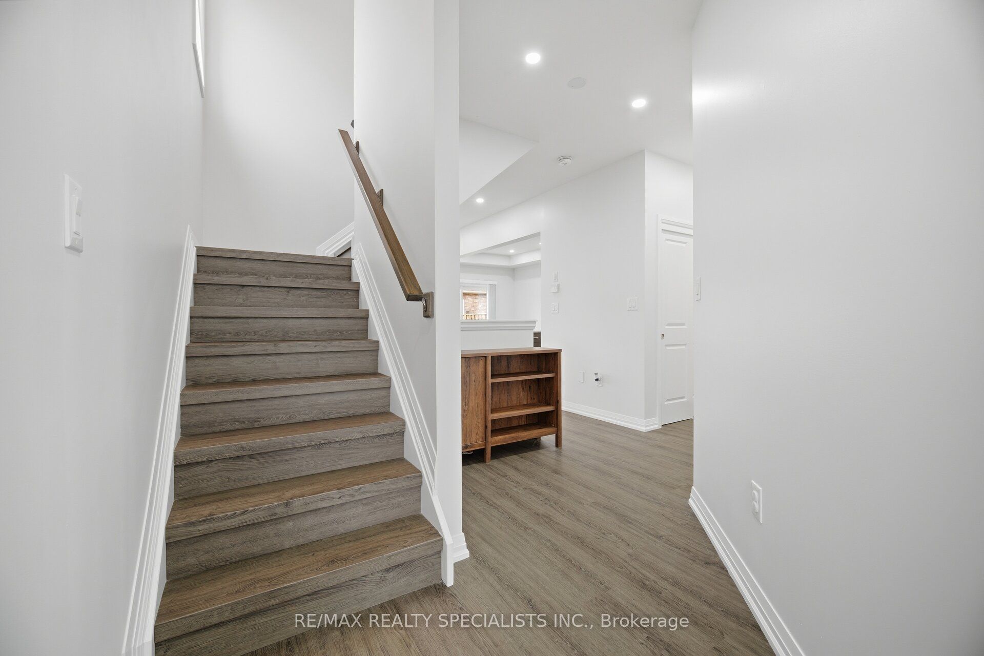 4259 Shuttleworth Drive Property Photo 17