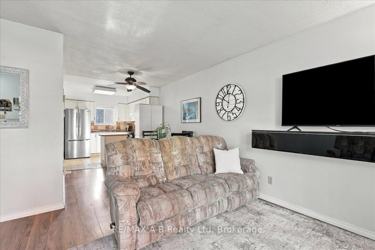 129b Mitchell Court Property Photo 7