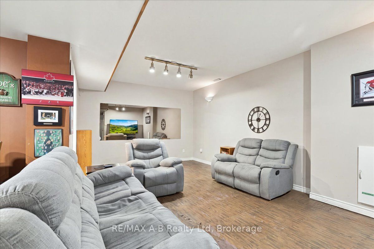 129b Mitchell Court Property Photo 24