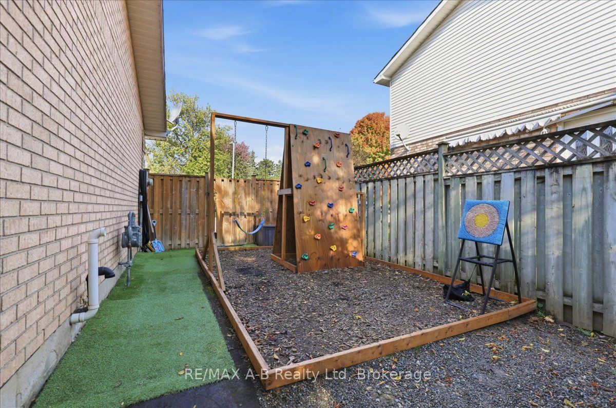 129b Mitchell Court Property Photo 37