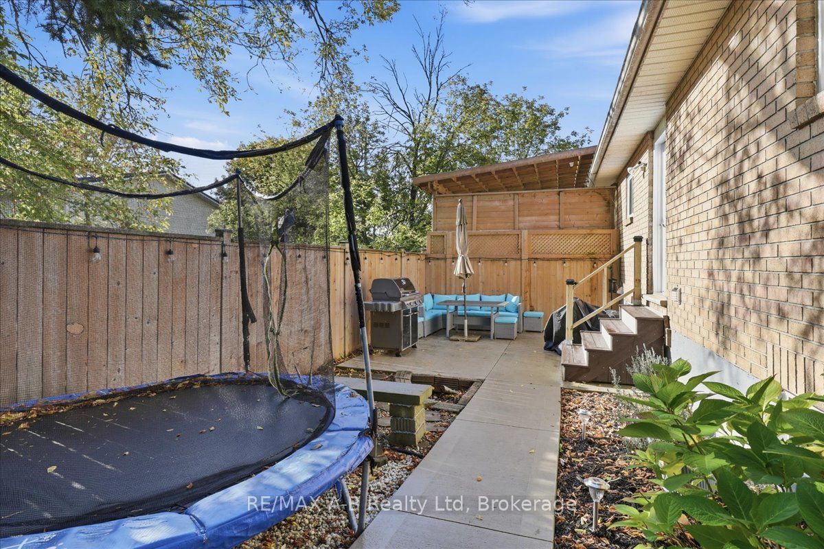 129b Mitchell Court Property Photo 38