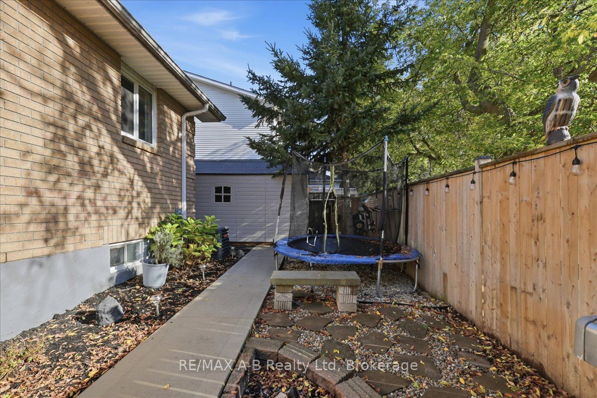 129b Mitchell Court Property Photo 40