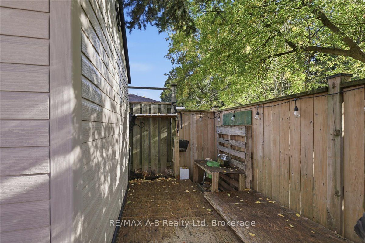 129b Mitchell Court Property Photo 42