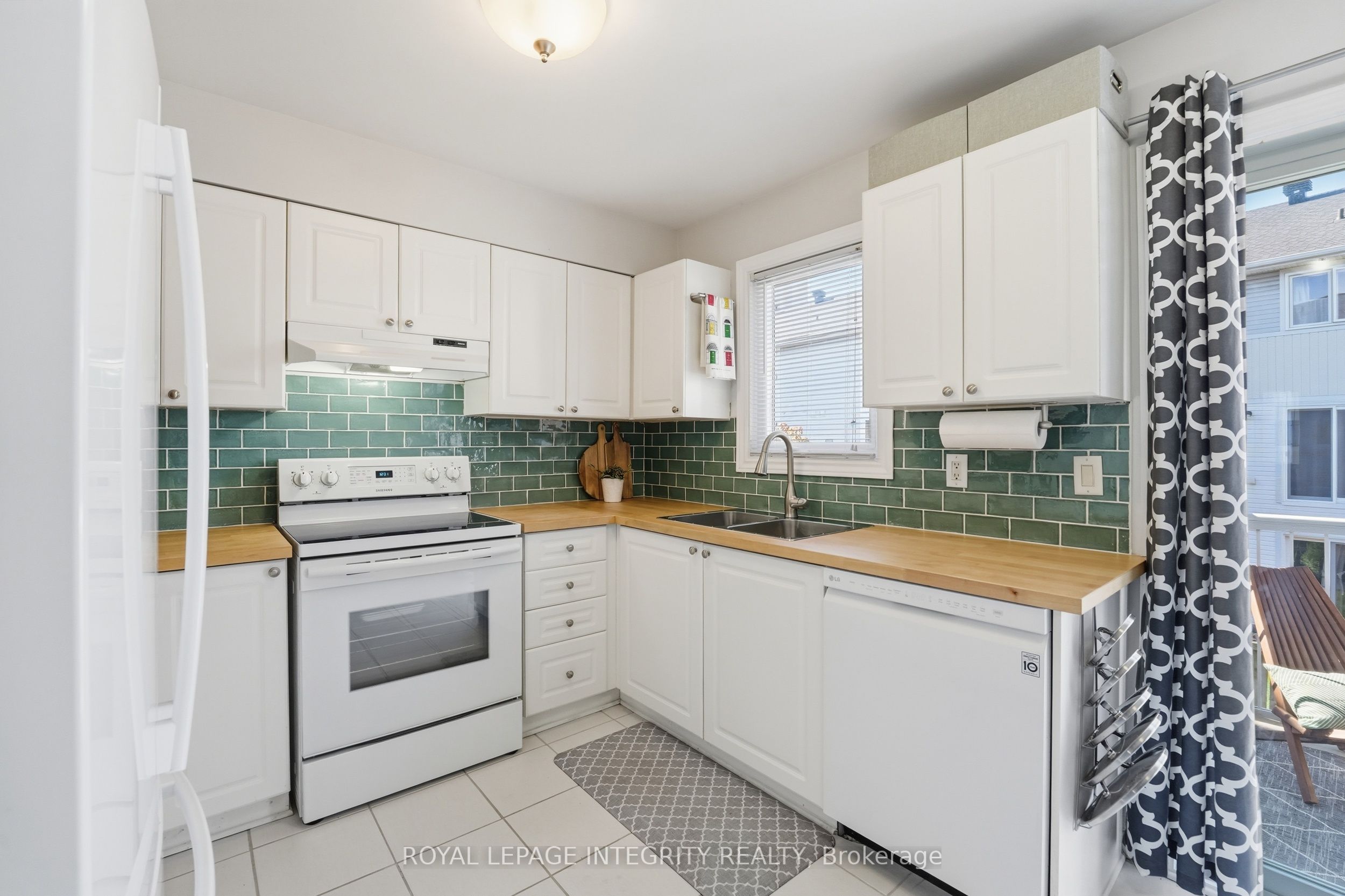 24 Yorkville Street Property Photo 14