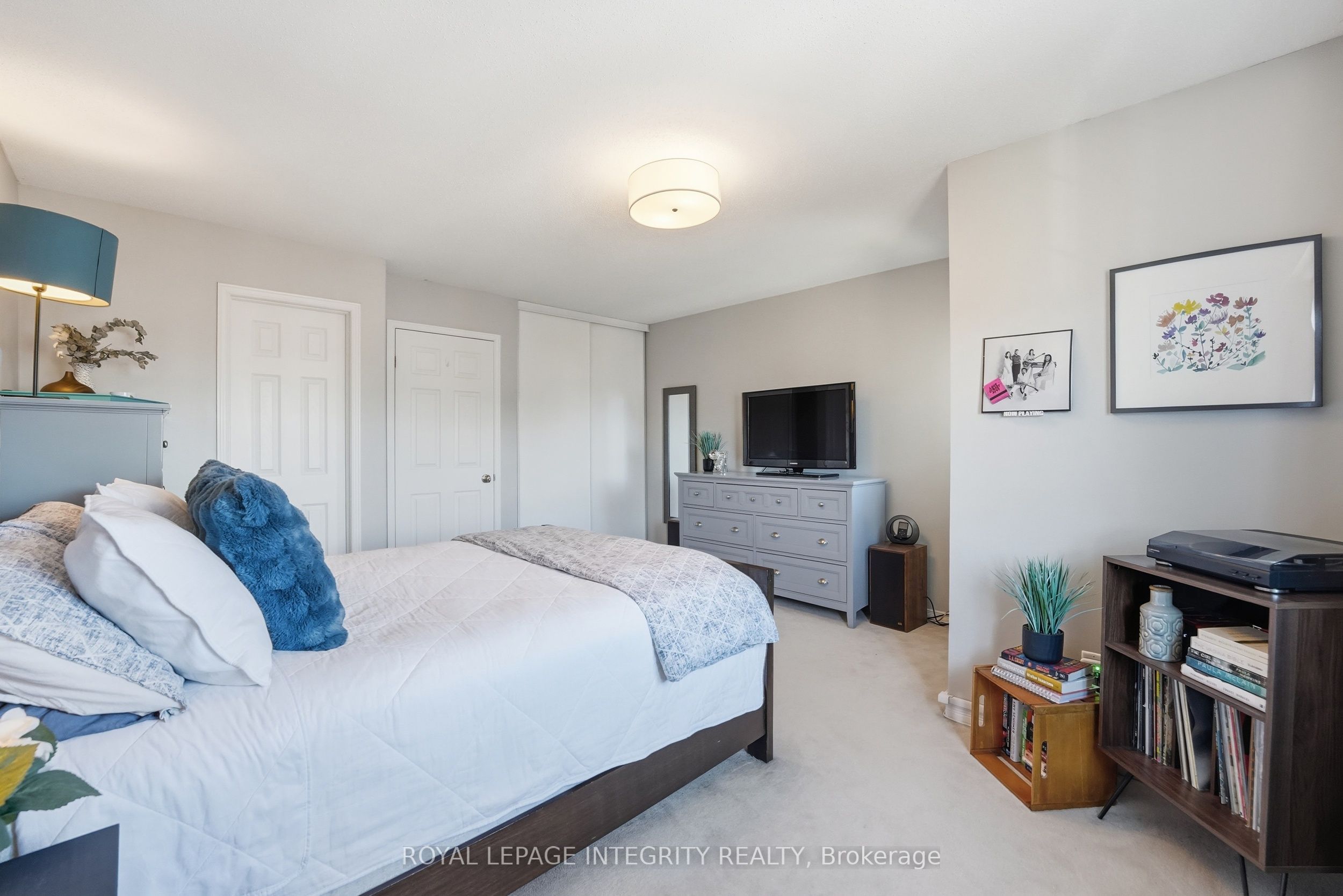 24 Yorkville Street Property Photo 23