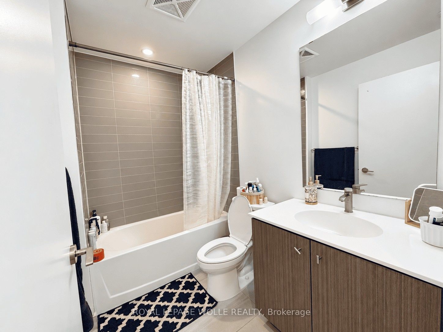 15 Wellington Street S 2510 Property Photo 7