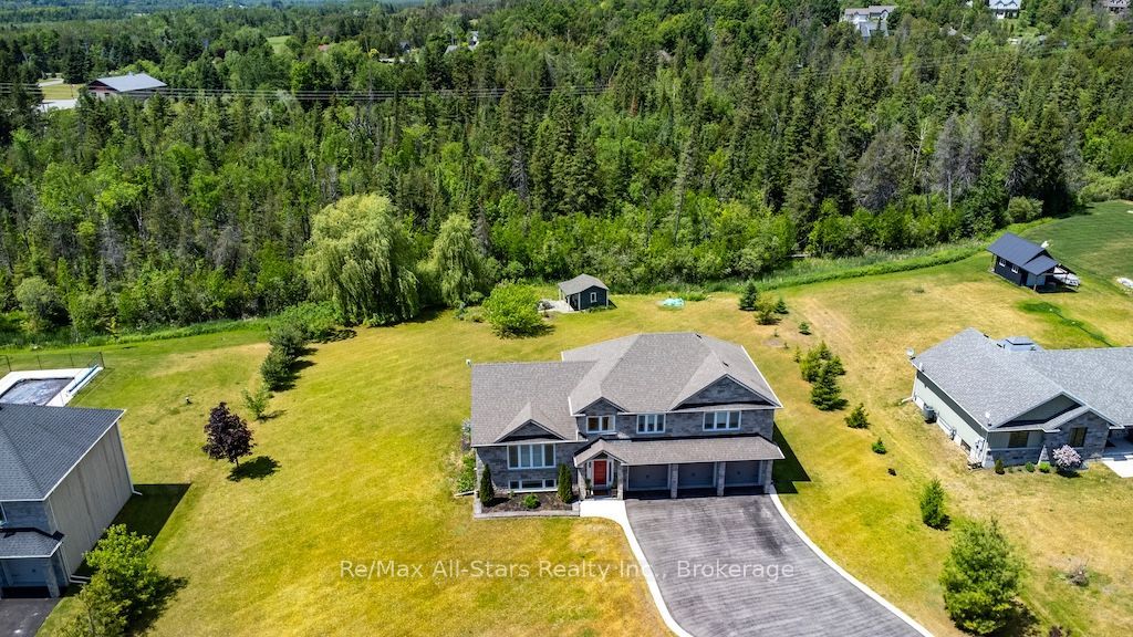 15 Rustlewood Avenue Property Photo 3