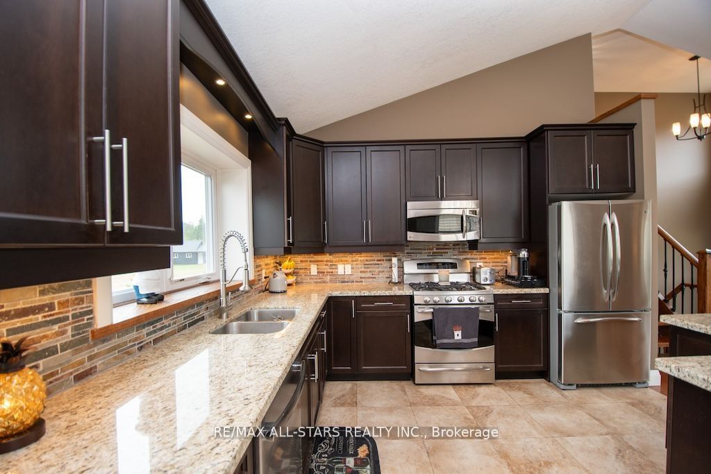 15 Rustlewood Avenue Property Photo 14