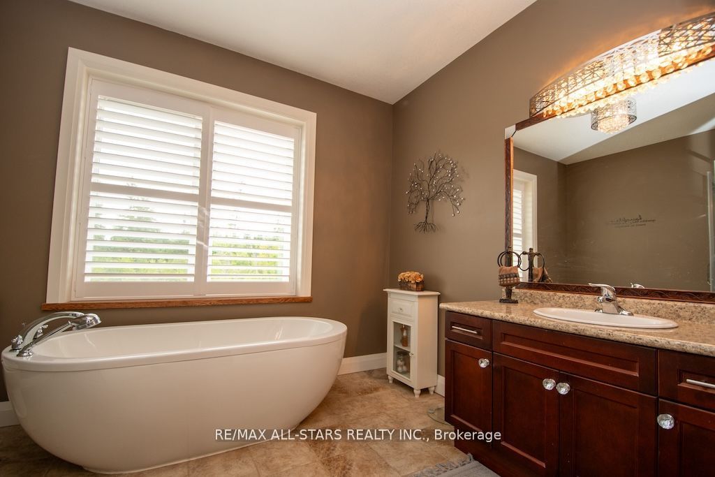 15 Rustlewood Avenue Property Photo 19