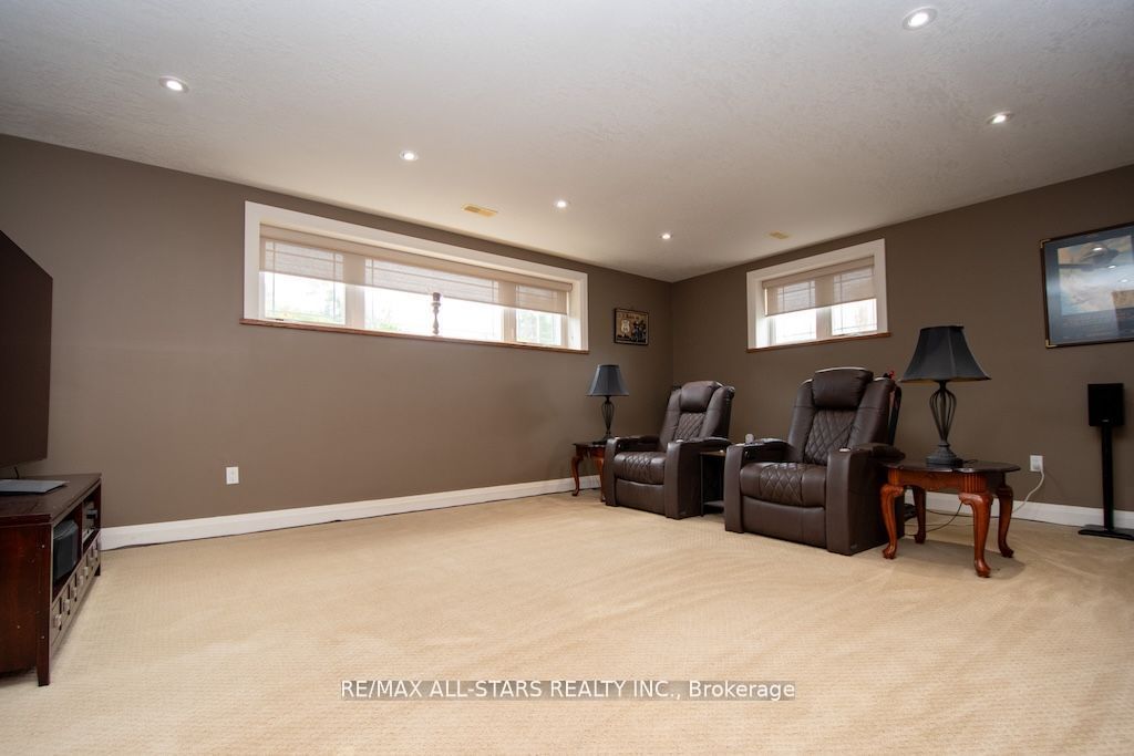 15 Rustlewood Avenue Property Photo 29