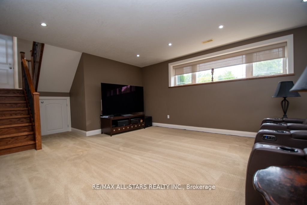 15 Rustlewood Avenue Property Photo 30