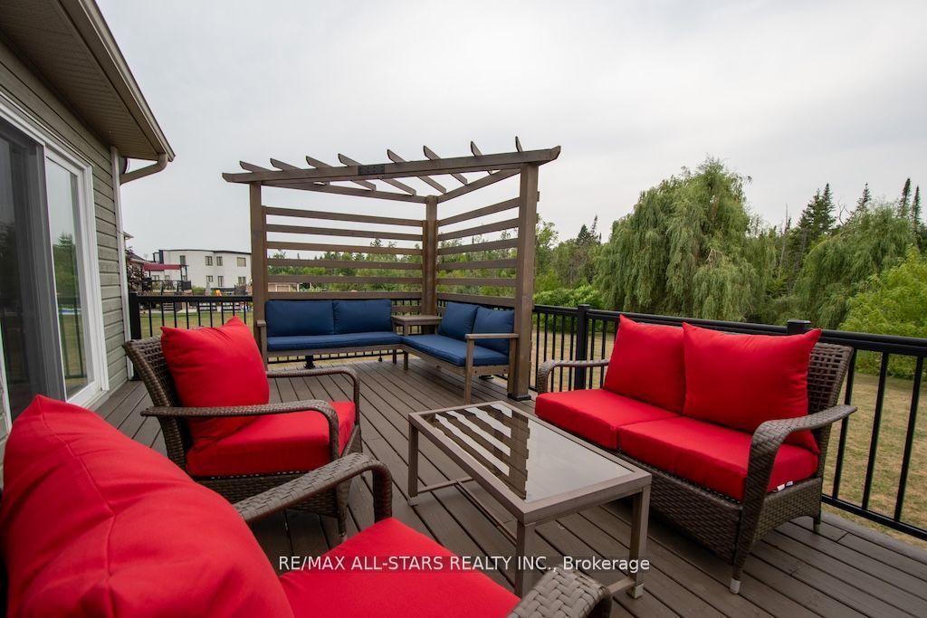 15 Rustlewood Avenue Property Photo 34