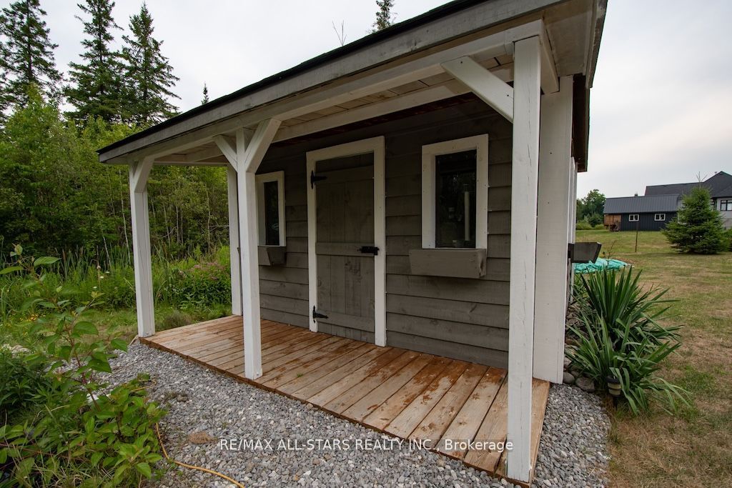 15 Rustlewood Avenue Property Photo 40