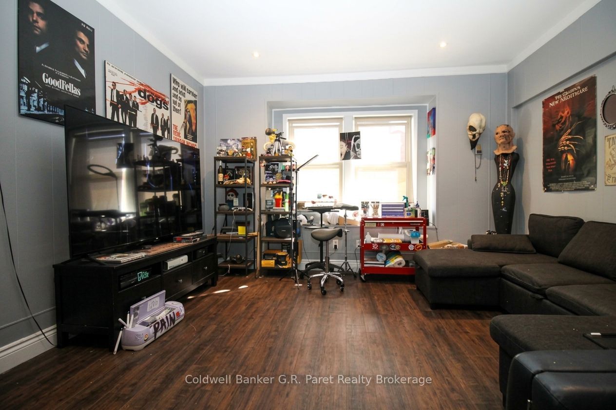 39 Norfolk Street N Property Photo 16