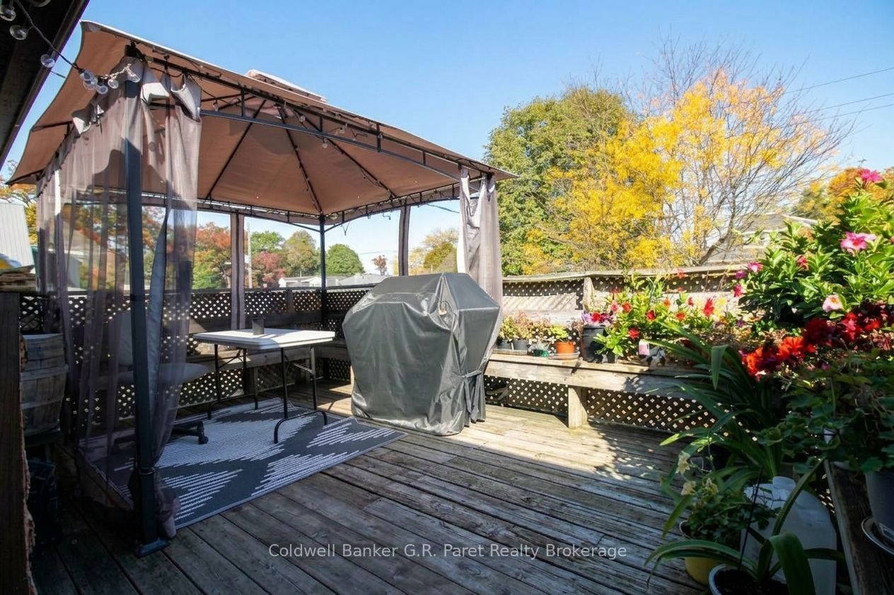 39 Norfolk Street N Property Photo 17