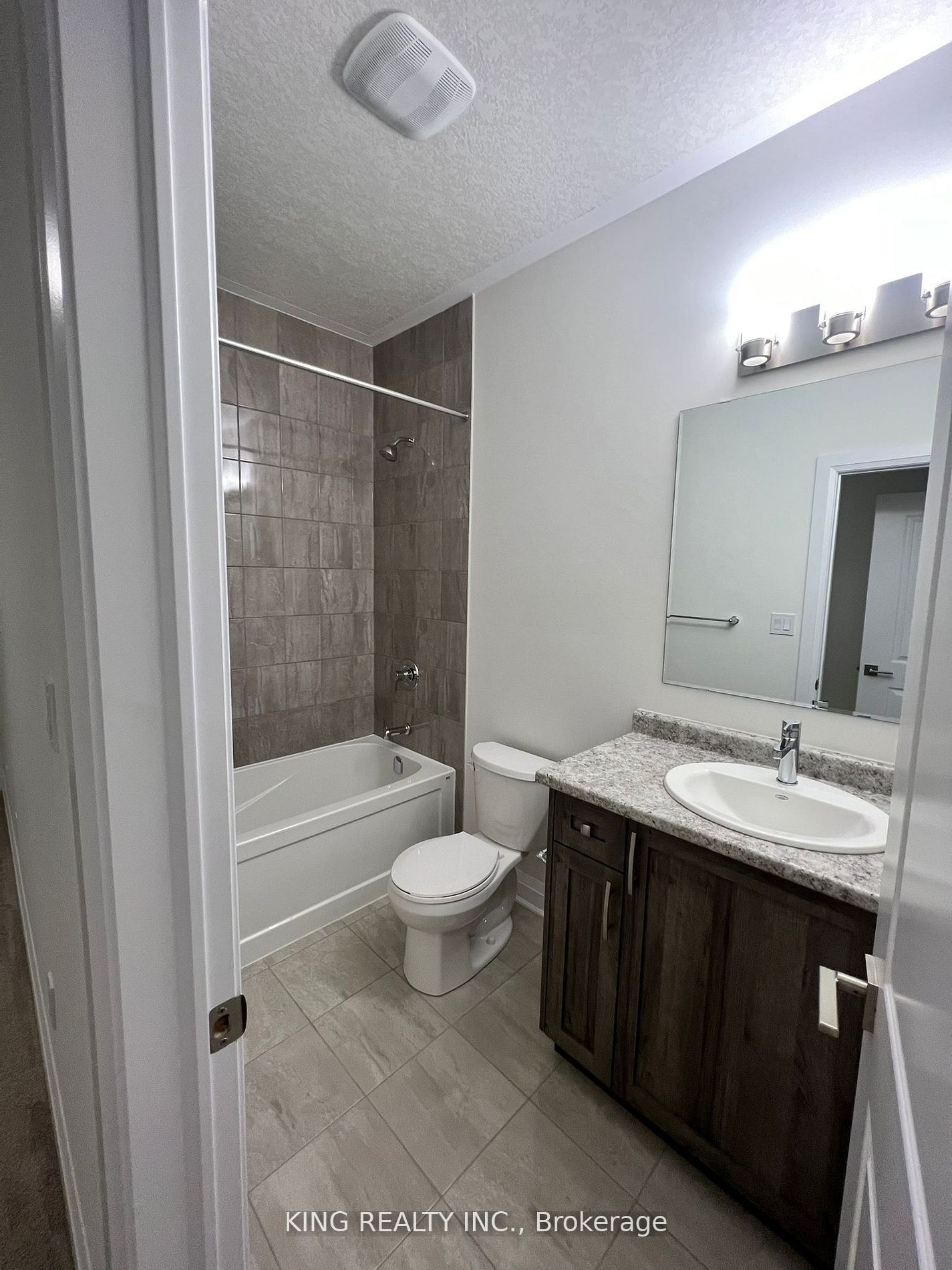 27 Carina Street Property Photo 29